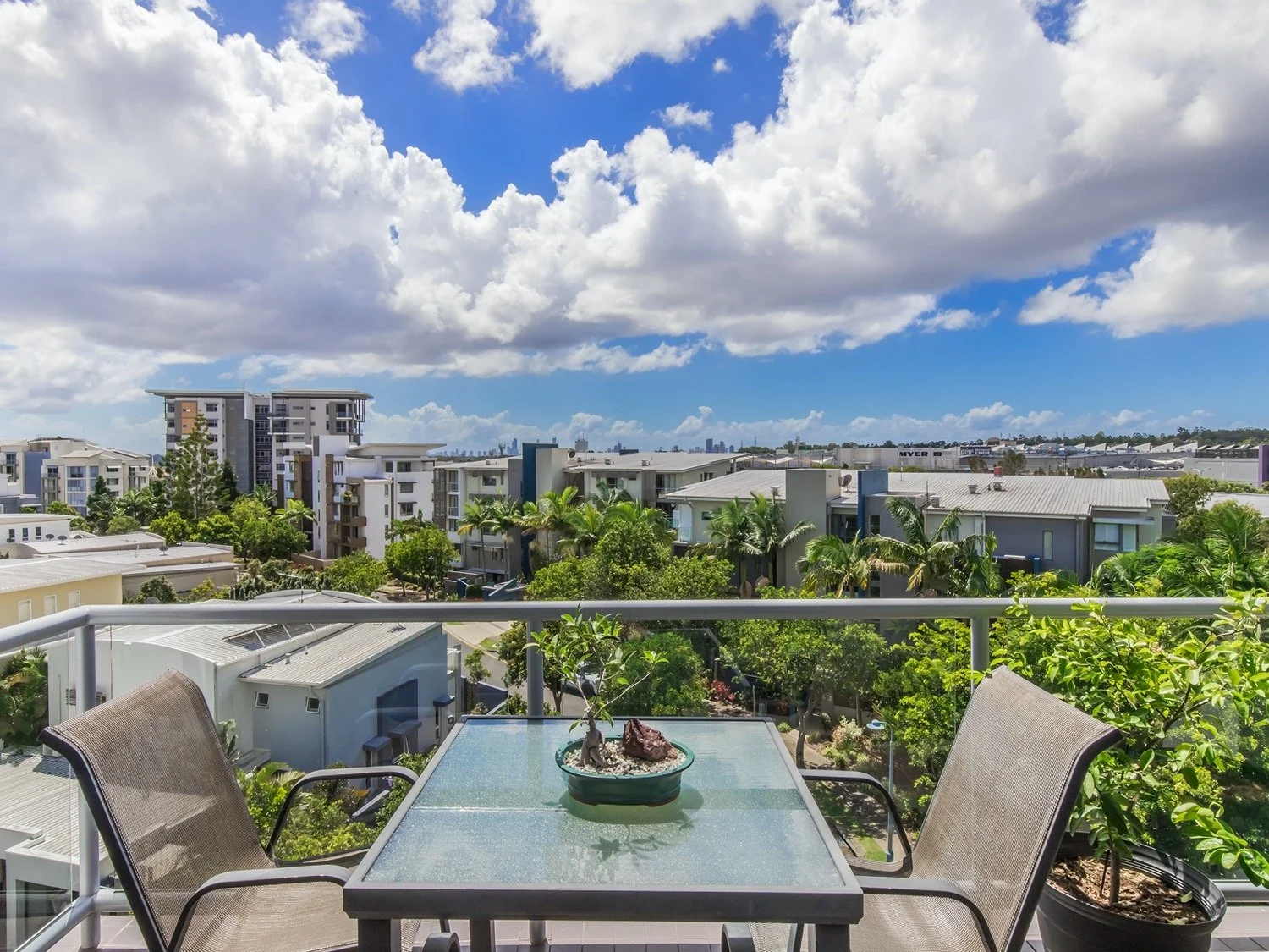 124_60_riverwalk_ave-robina-gold-coast-qld-7 Table and view.jpg