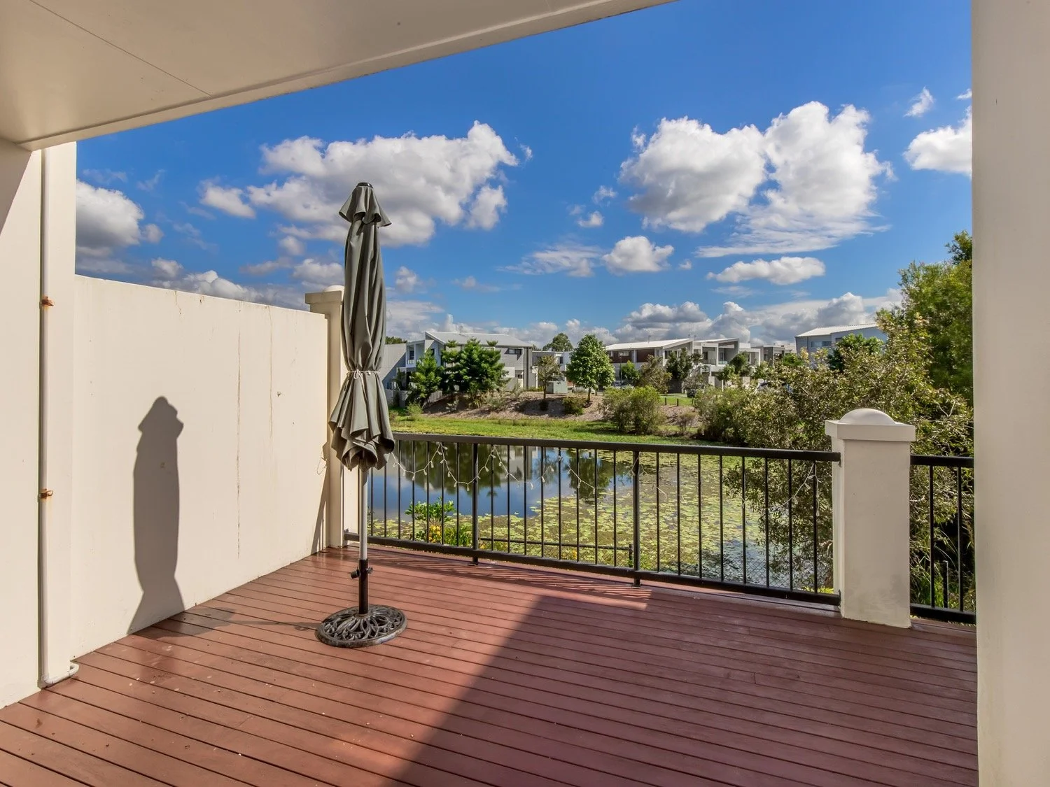 1902_22_glenside_drive-robina-gold-coast-qld-4 Entertaining area and deck.jpg