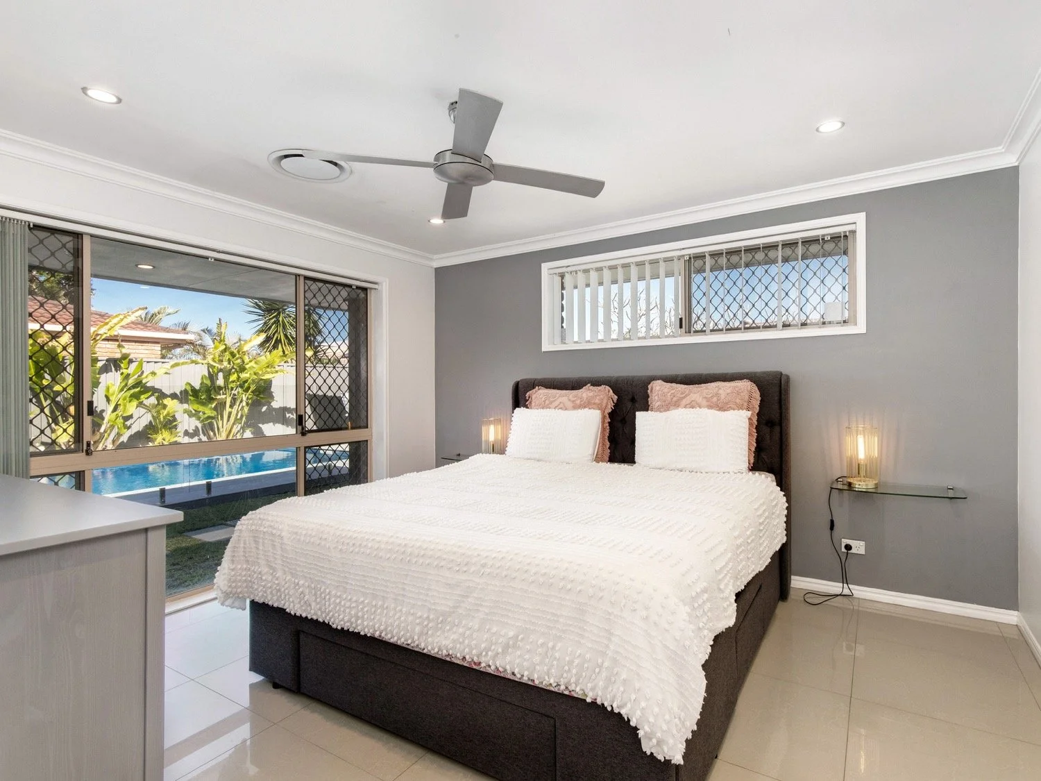 18_oakleigh_circuit_robina_gold_coast_QLD10 Master bedroom.jpg