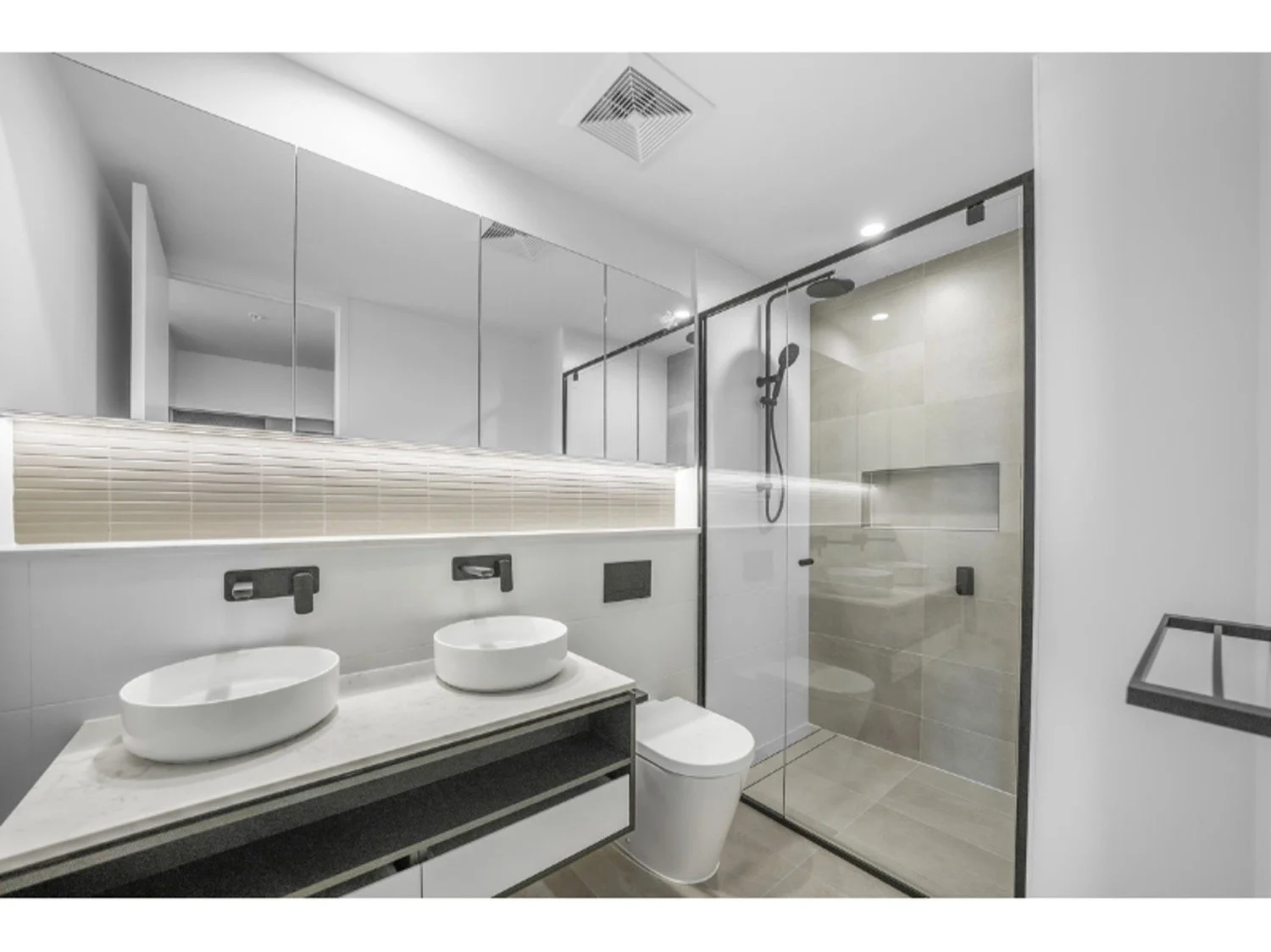 602_1_waterfront_place_robina_gold_coast_qldIMG_5765.JPG
