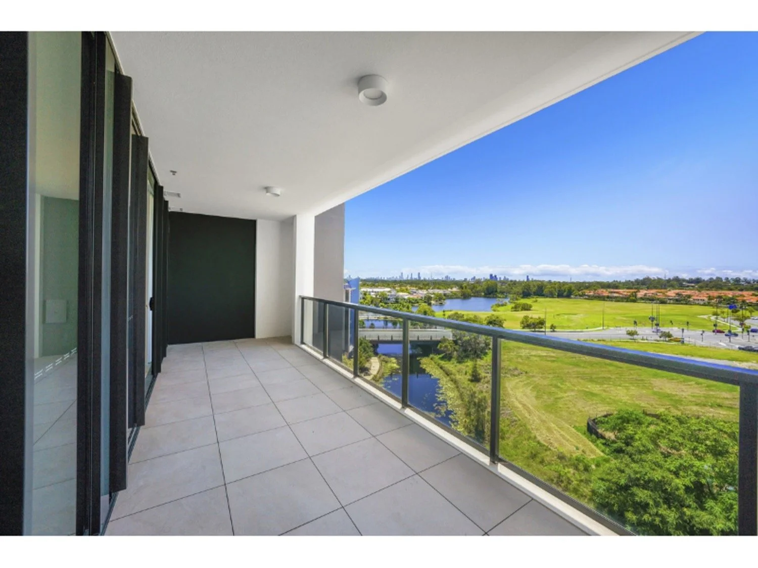 602_1_waterfront_place_robina_gold_coast_qldIMG_5774.JPG