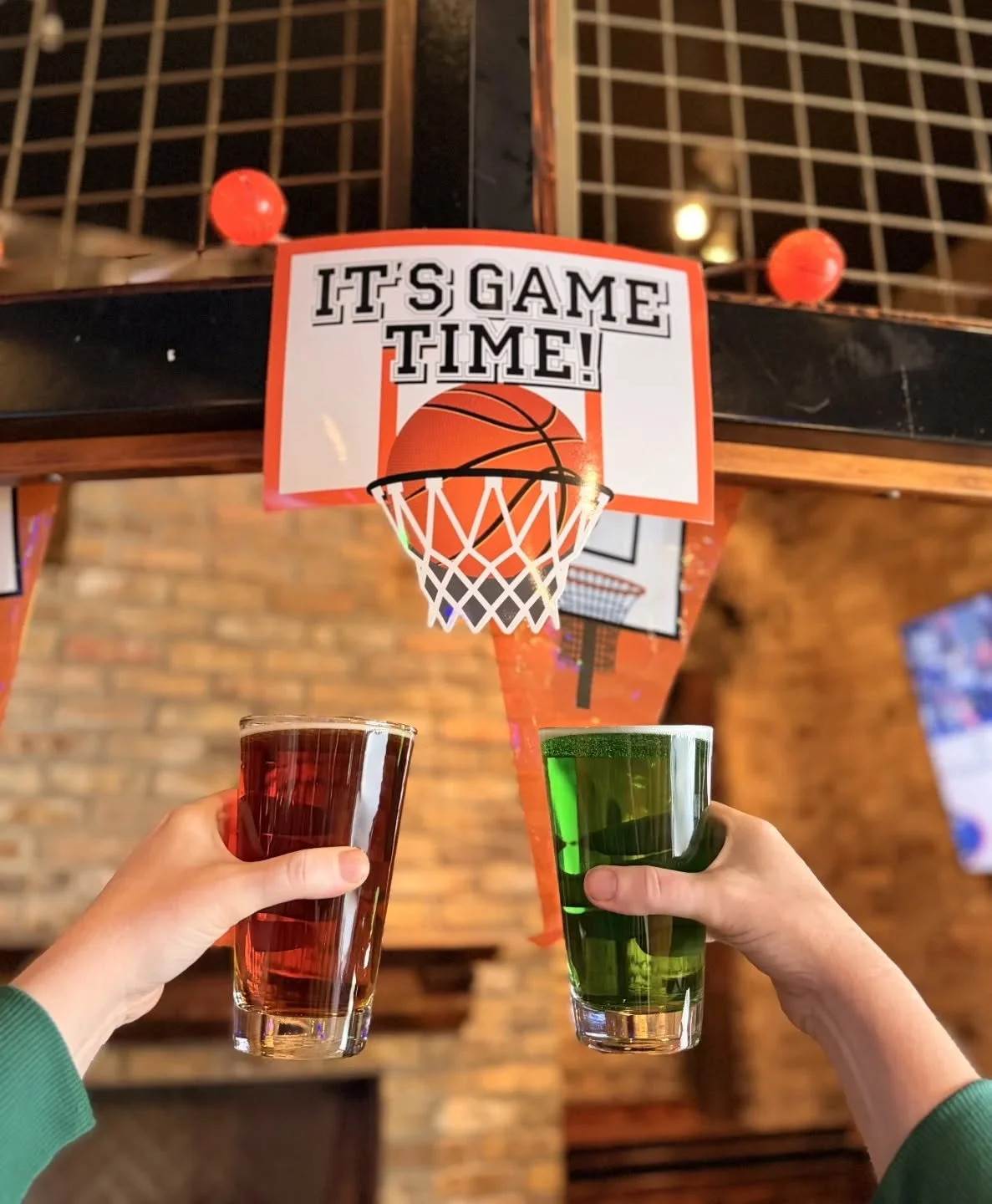 🍀 Specials today! Great Lakes Conway Irish Ale and Green Beer!!! Come get it before it 's gone!🍀
#greenbeer #greatlakesbrewery #stpaddysday