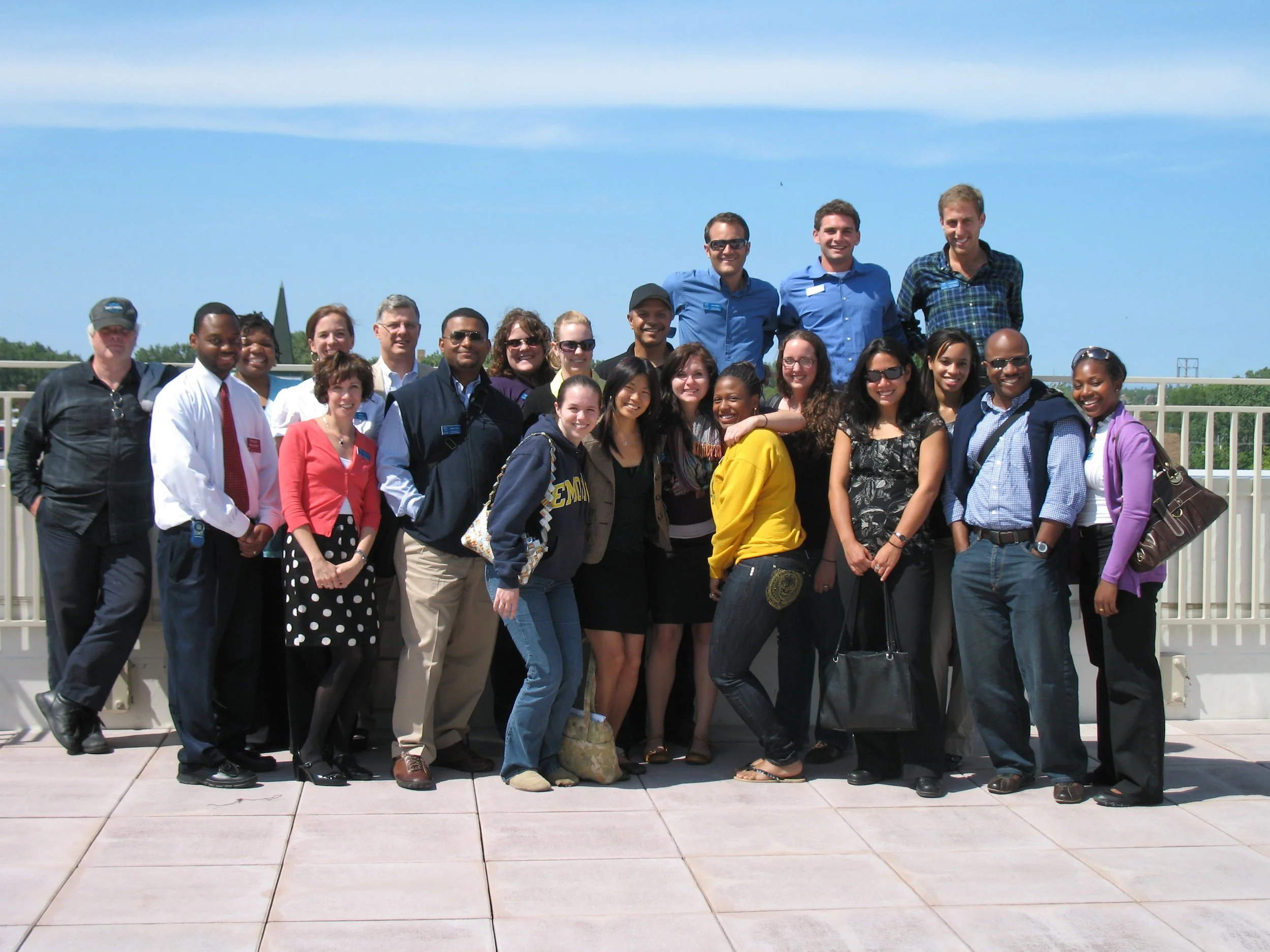 2009CBSCCHICAGOROOFTOPGROUP 2.0MB.jpg