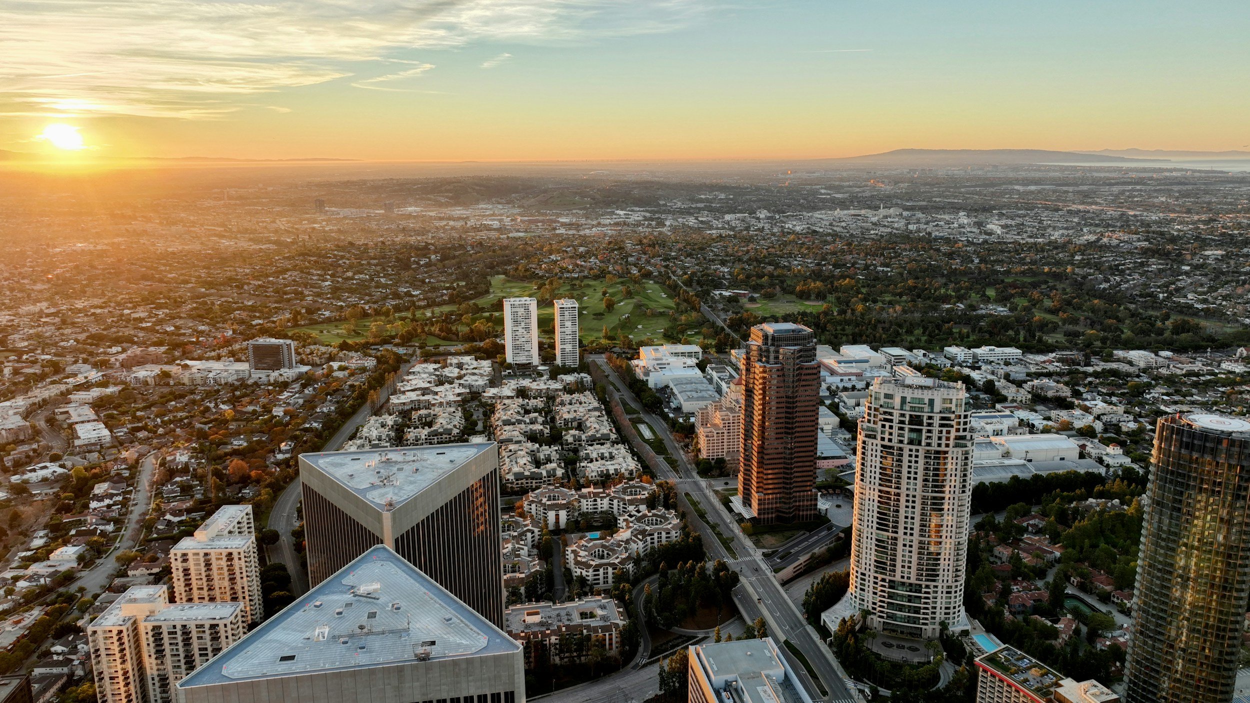 Mobile Notary Near Century City: Same-Day Service for Attorneys and Executives