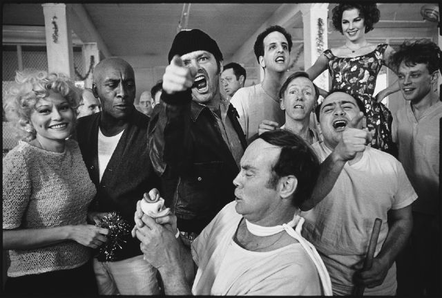 Mary Ellen Mark: Seen Behind the Scene / 40 Years of Photographing Mary Ellen Mark: Seen Behind The Scene