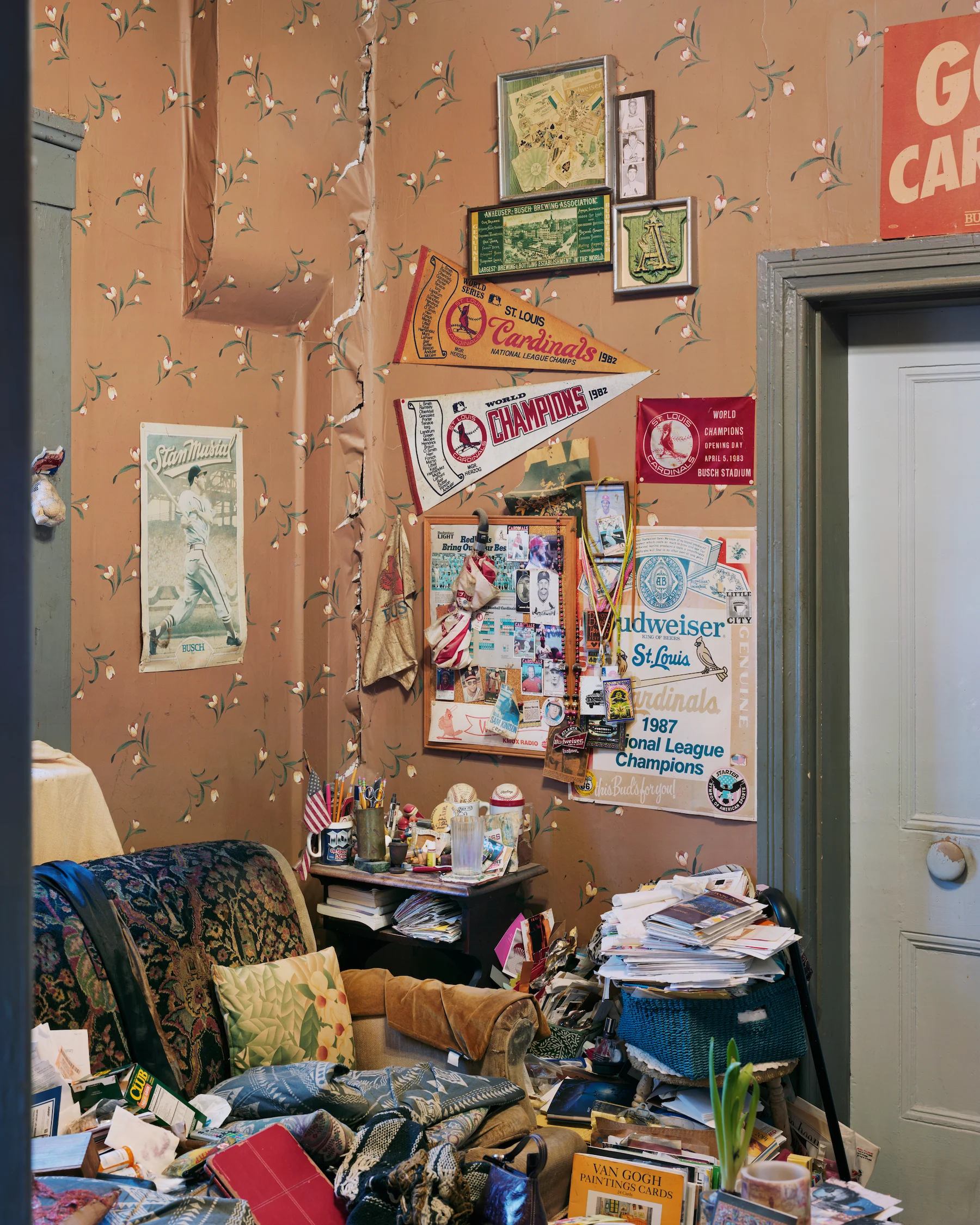 Alec Soth (American, born 1969) Bill and Martha's, St. Louis , 2018 Signed on verso Archival pigment print 50 x 40 inches Edition of 9 plus 4 artist's proofs