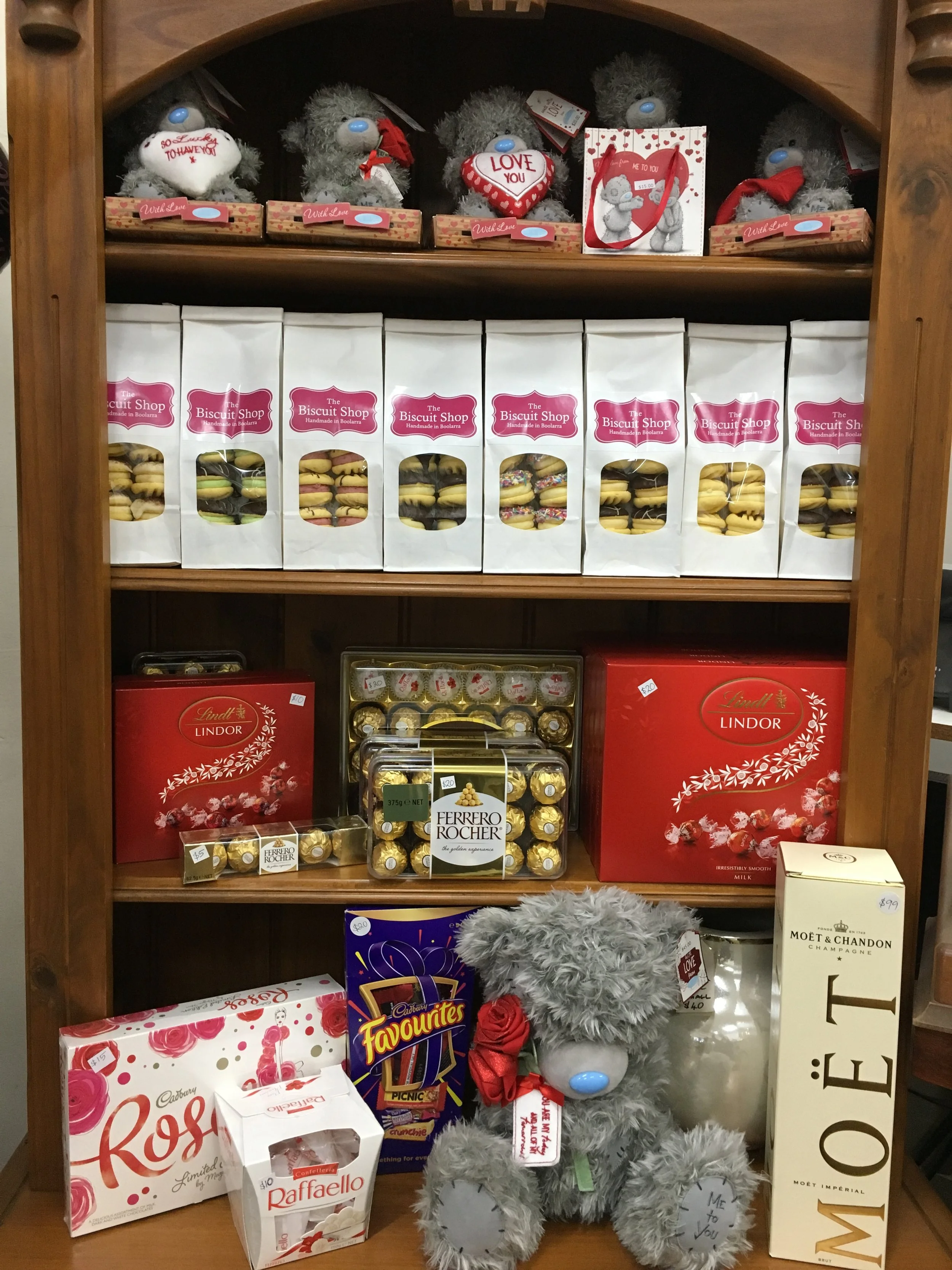 shop display yo-yos.JPG