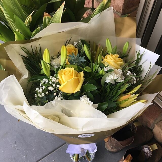 Backdoor boots and birthday flowers today.

#countryflorist #floristlife #flowerdelivery #flowersyarragon #flowerswarragul #flowersdrouin #warragulflorist #queenstreetflorist #kenneysflowers #warragul