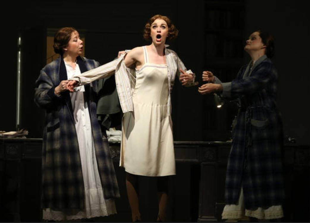   Lisa O'Hare  as Eliza Doolittle in Chicago Lyric Opera's MY FAIR LADY 