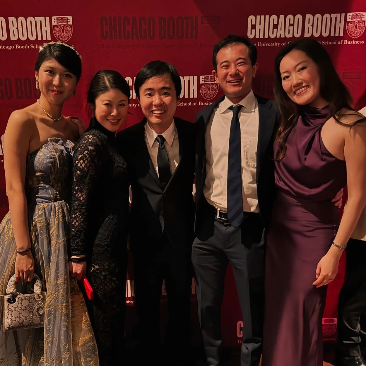 Chicago Booth Japan Club のインスタグラムを始動しました！昨日はWinter Charity Galaという一年で一番大きなソーシャルイベントの一つが開催されました。Japan clubのウェブサイトでは、その他にもChicago Booth の生活をお届けしています