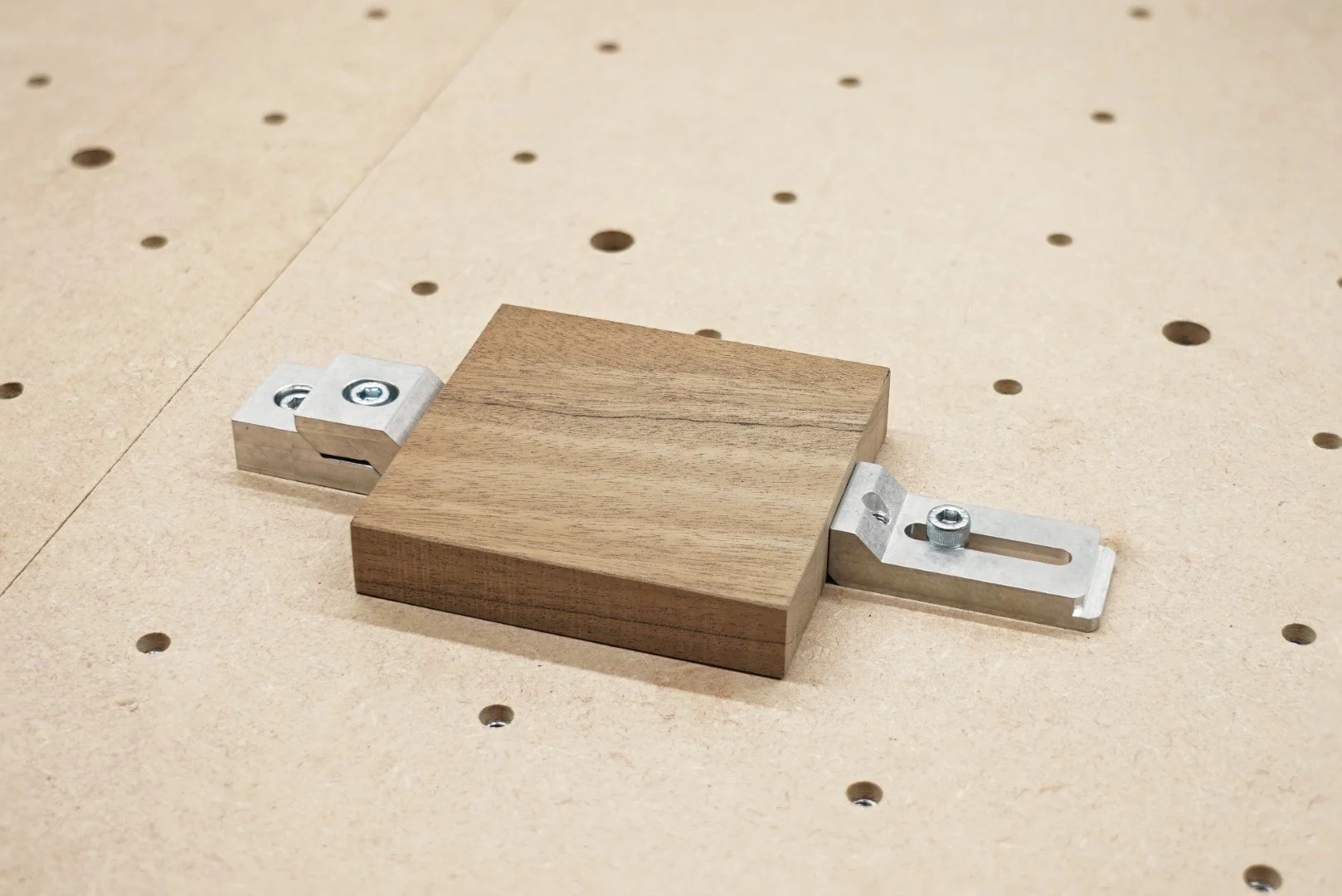 Low Profile Edge Clamp — Inception Machines
