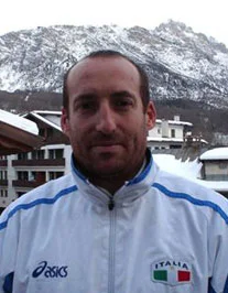 marco_mariani-curling.jpg