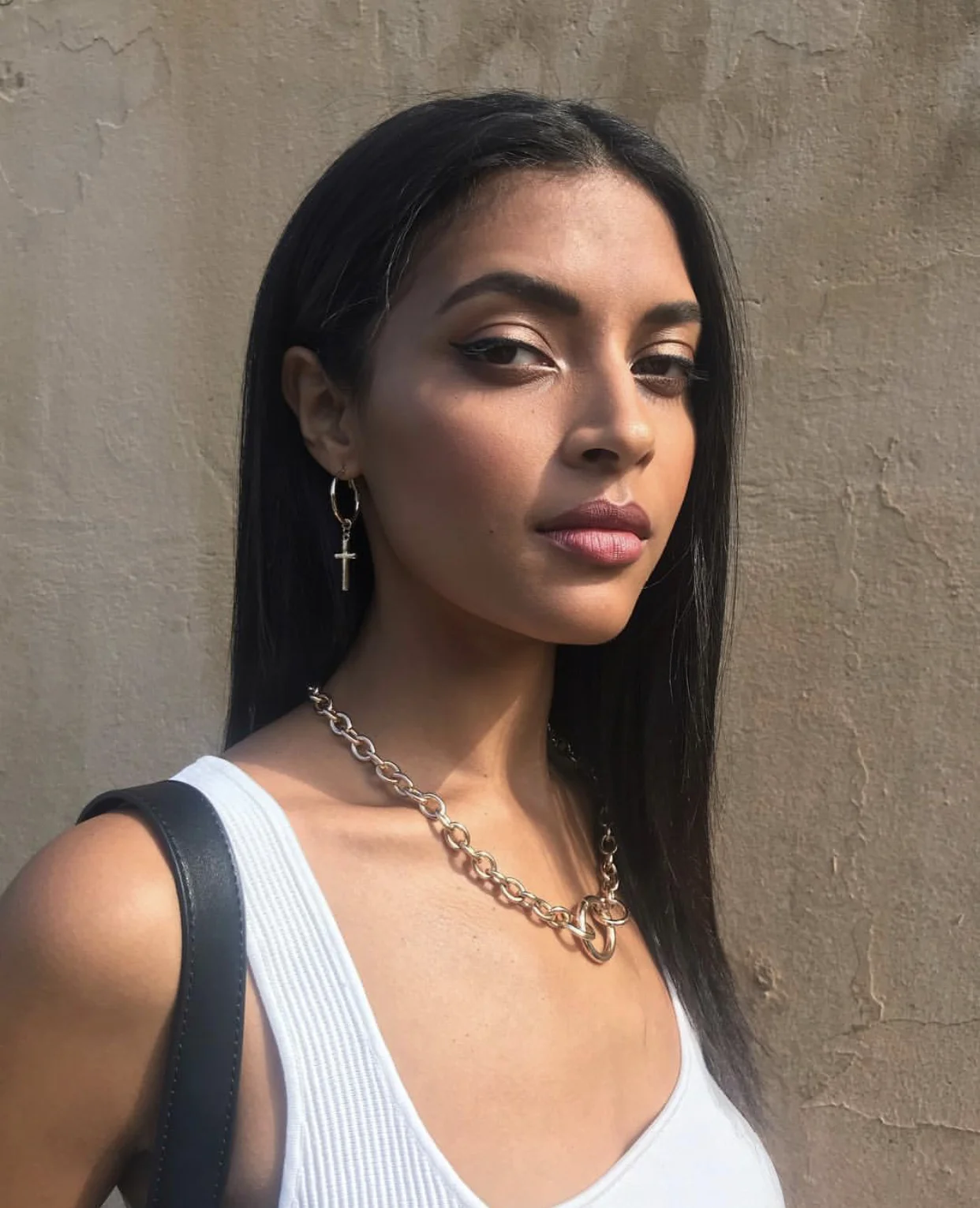 Hair and Makeup: @angelastewartmakeup Client: @glassons Model: @raine.montalvao @viviensmodelmgmt