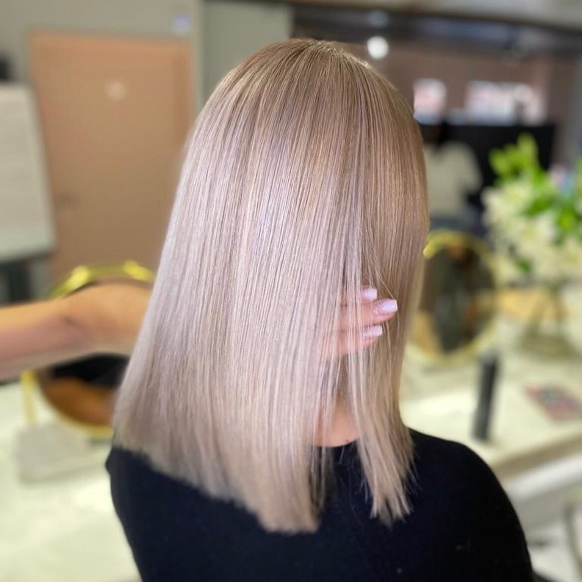 We love seamless blends 😍 

The most beautiful colour achieved by the team at 📍Grand Canal ❤️ 

@bozena_sarek_hairdressing