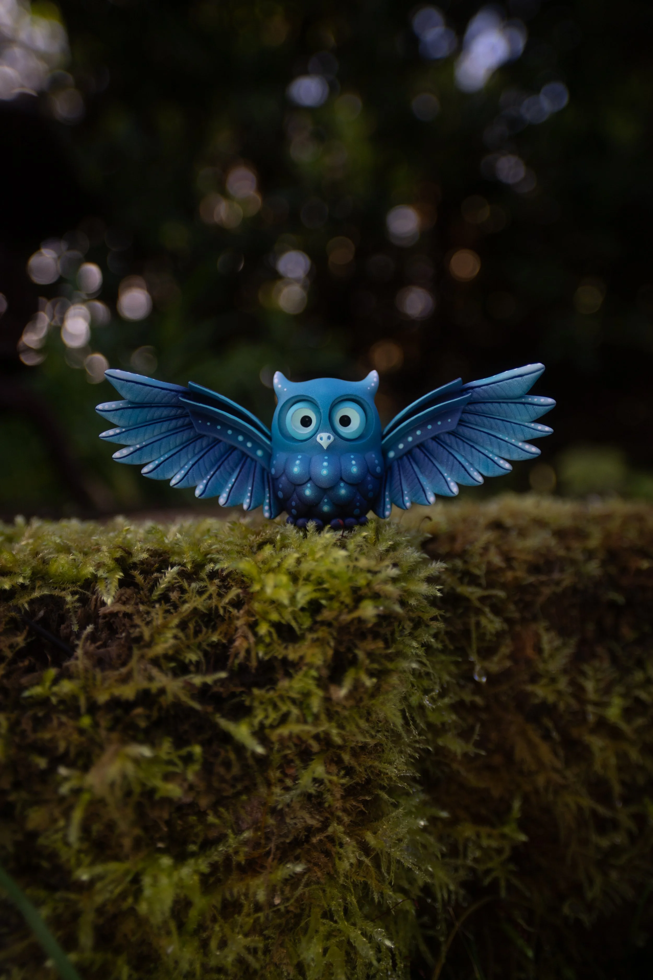 Medium Blue Winged Owl