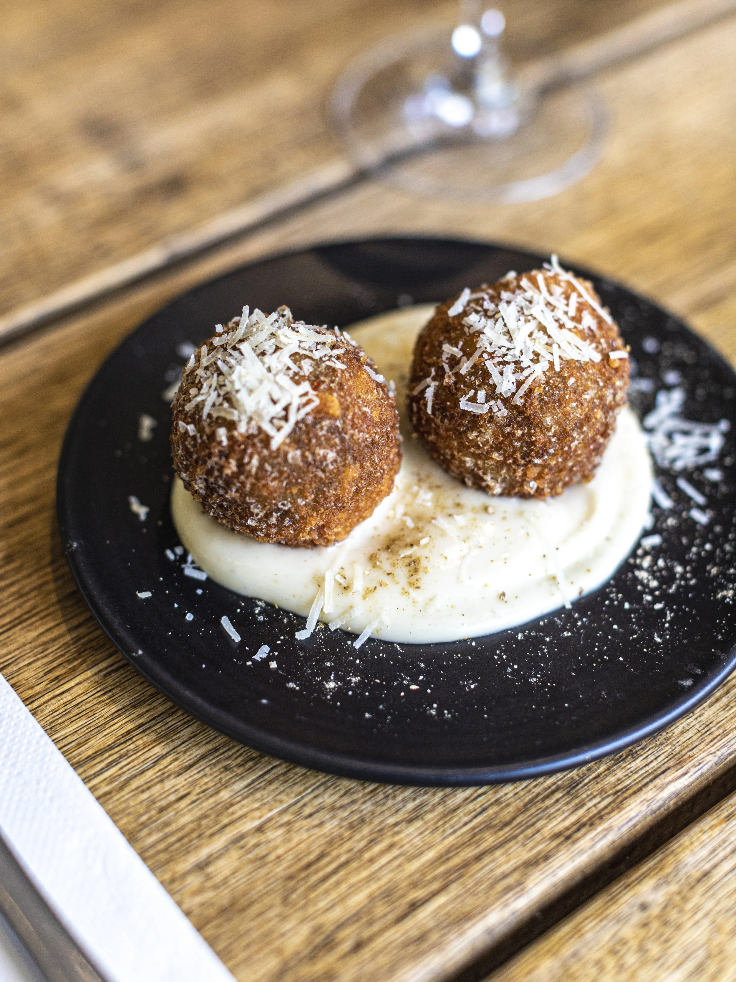 bam-bam-italian-truffled-mushroom-arancini-jul22-04.jpg