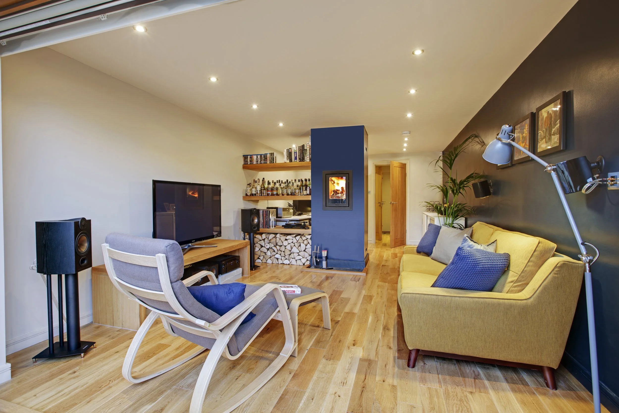 Queensgate studio living area