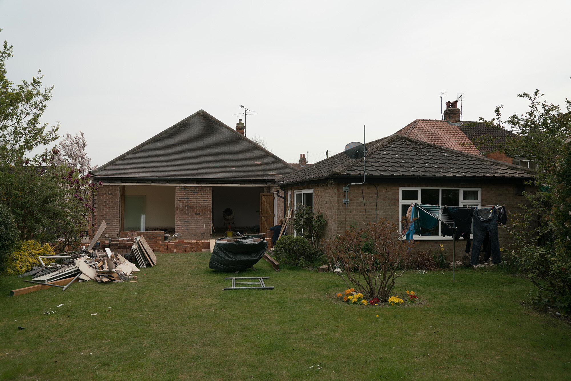 GARDEN EXTERIOR CONSTRUCTION 1 - ROSEMARY HOUSE - DRIFFIELD ARCHITECTS - SAMUEL KENDALL ASSOCIATES