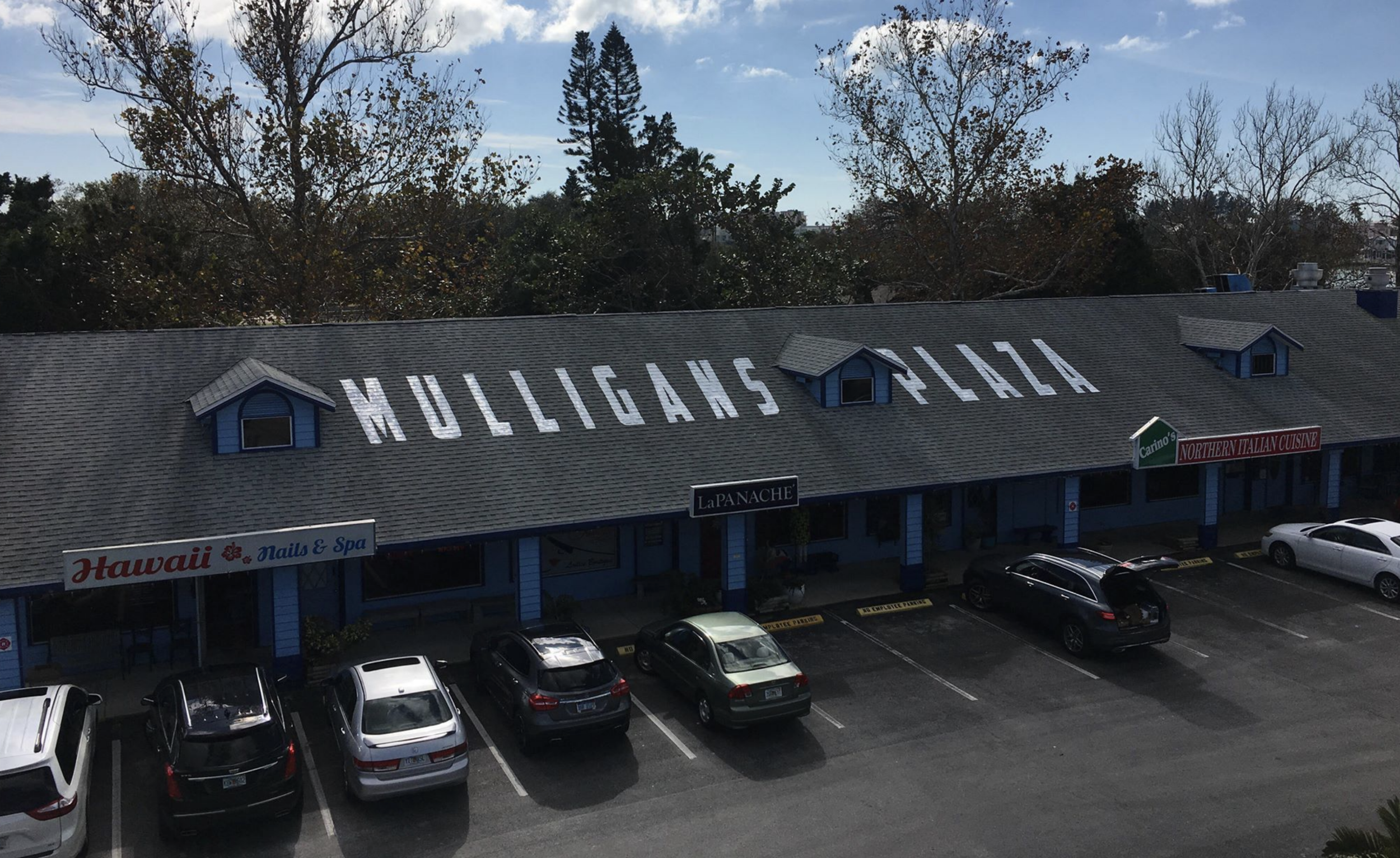 Mulligans Plaza
