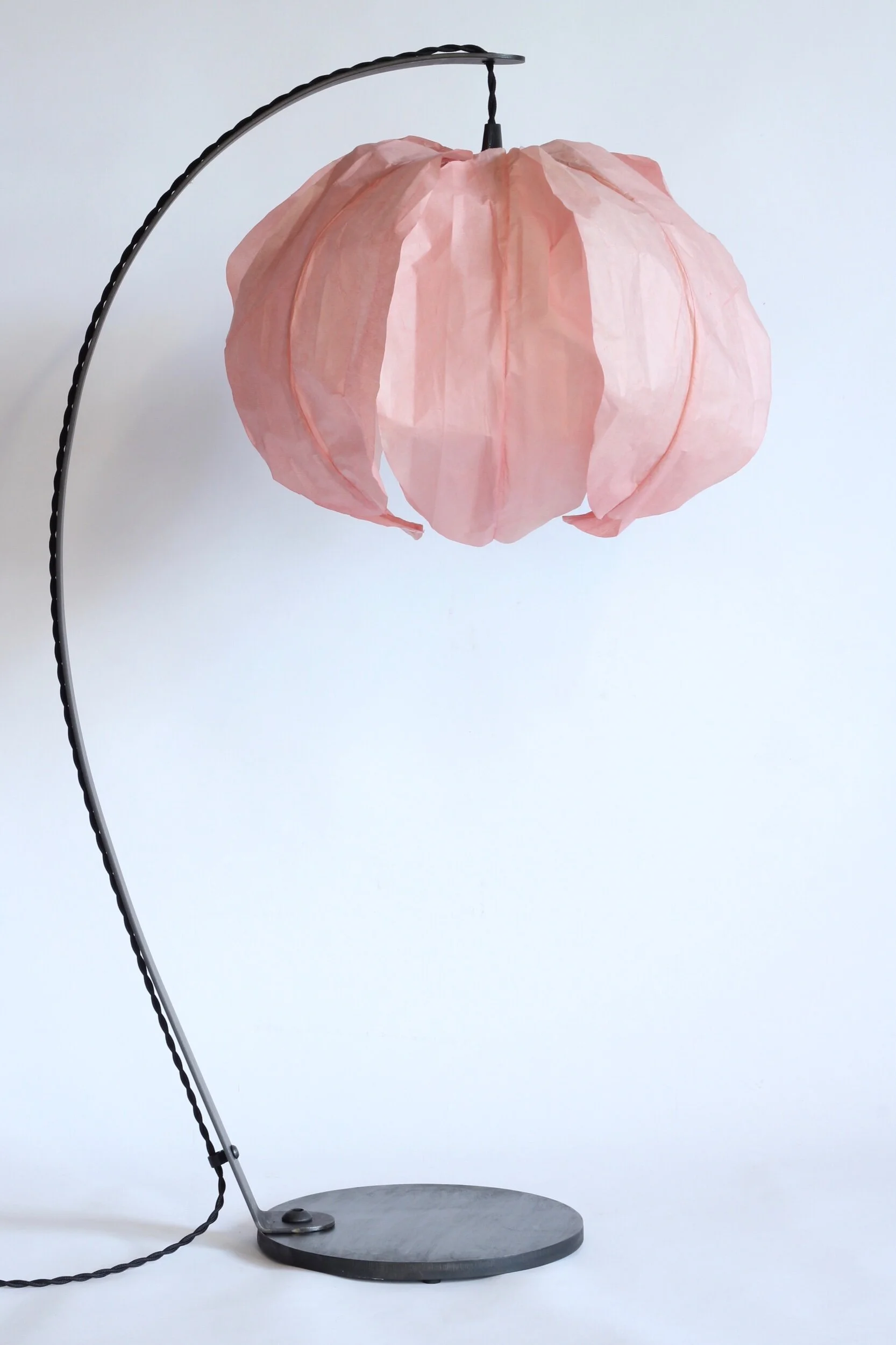 KOZO CURVED TABLE LIGHT