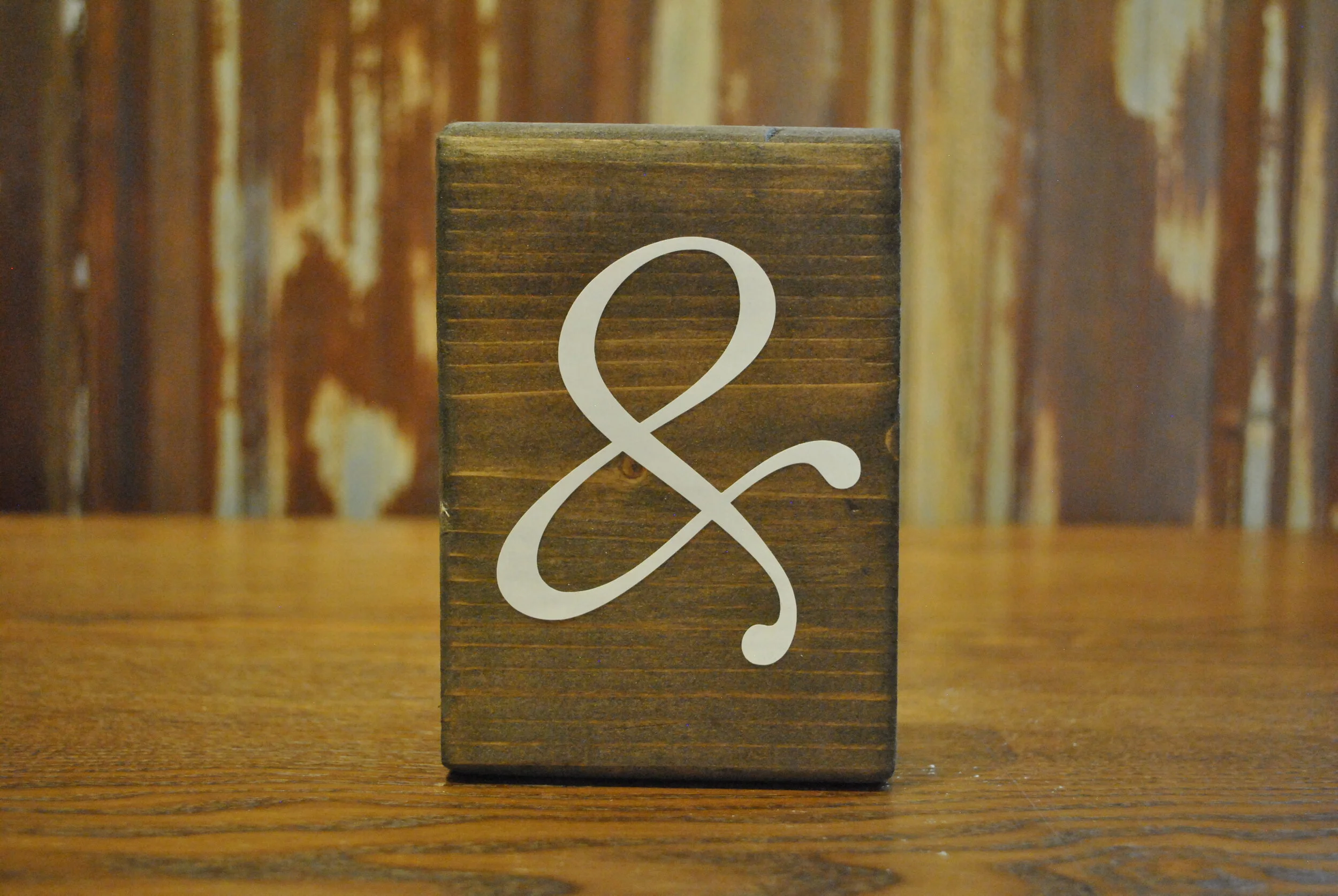Ampersand (&amp;) Sign (Calligraphy or Typewriter)