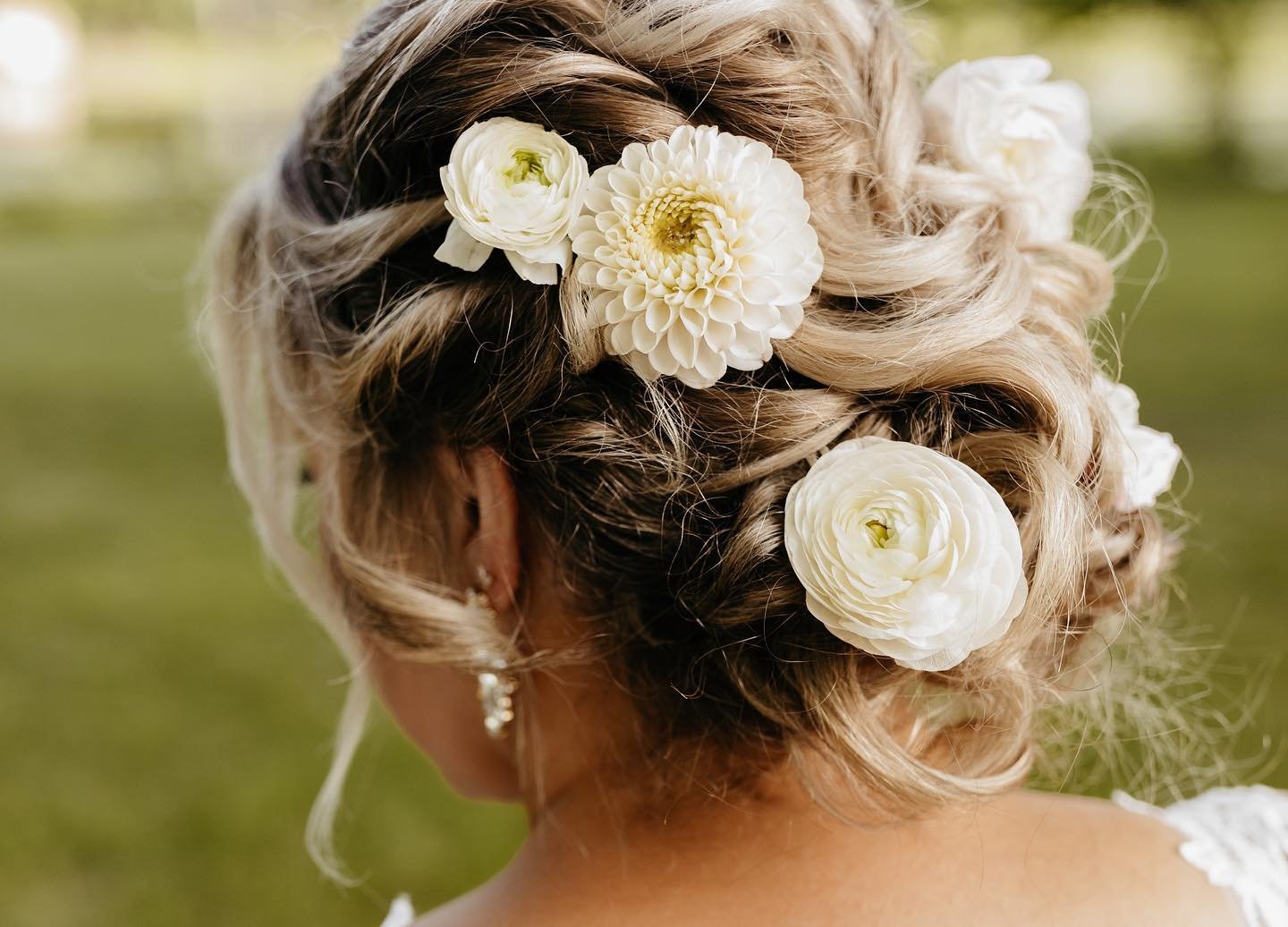 wedding bridal hair with florals.jpg