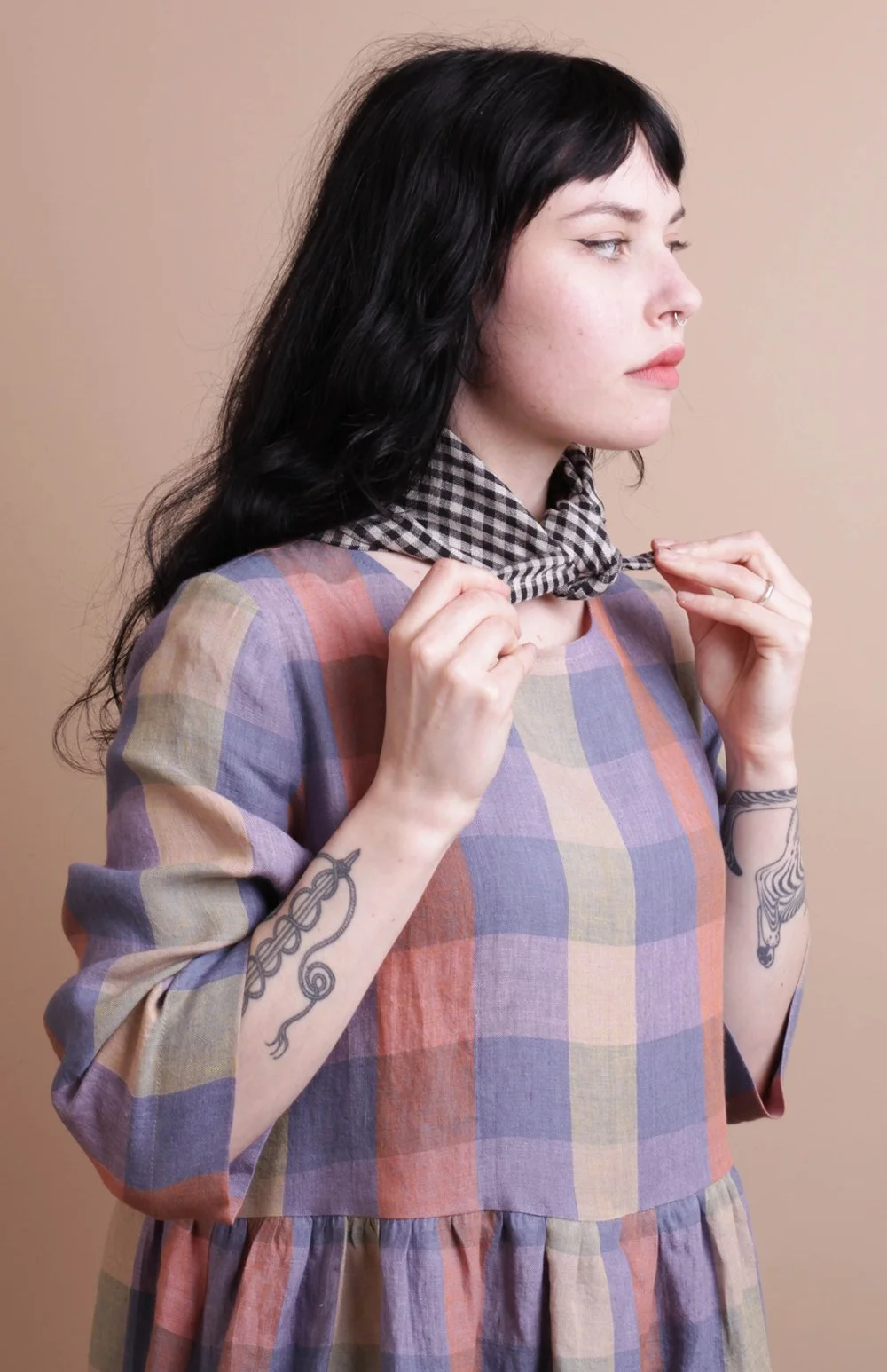 Nadinoo_Black_neckerchief_mono_gingham_2.jpg