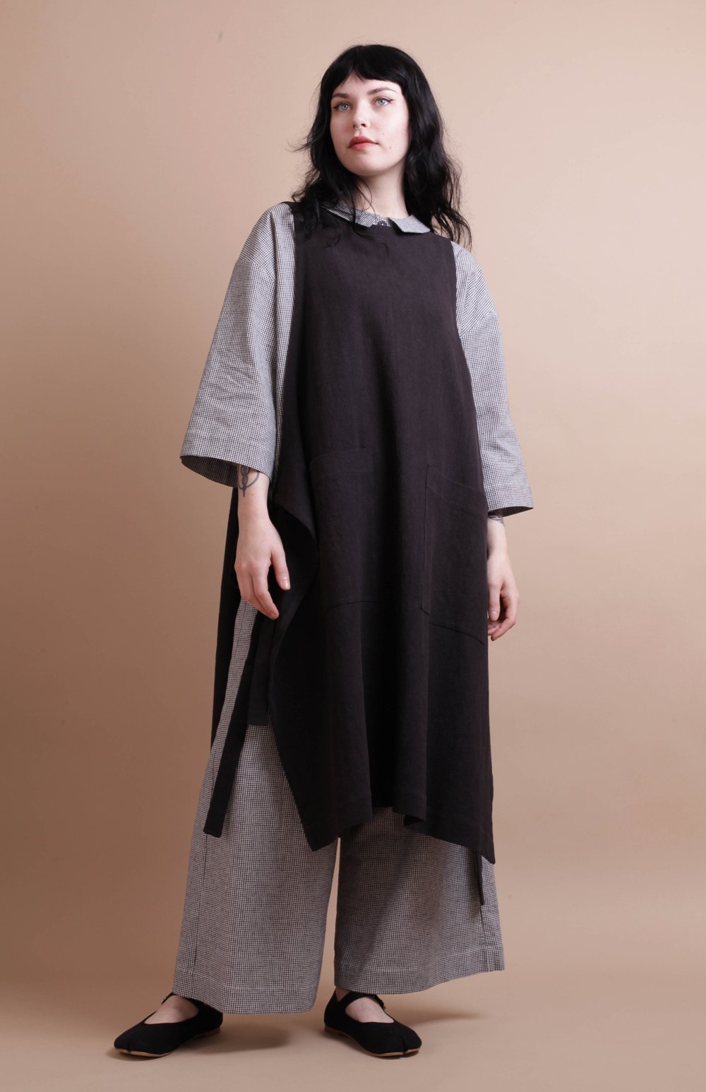 Nadinoo_Mid_Artist_Pinafore_Charcoal_1.jpg