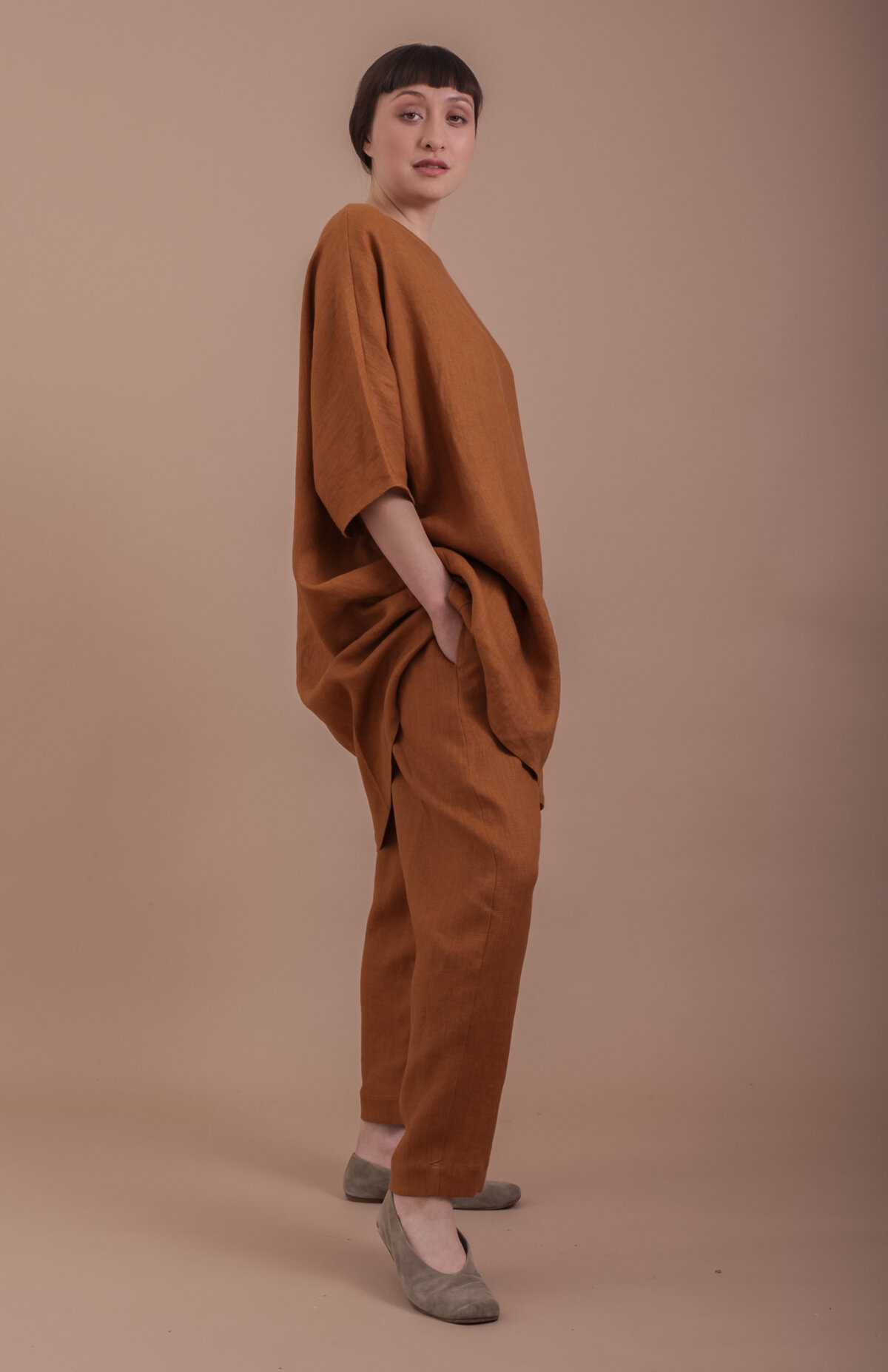 Nadinoo_breath-easty_tunic_nutmeg_2.jpg