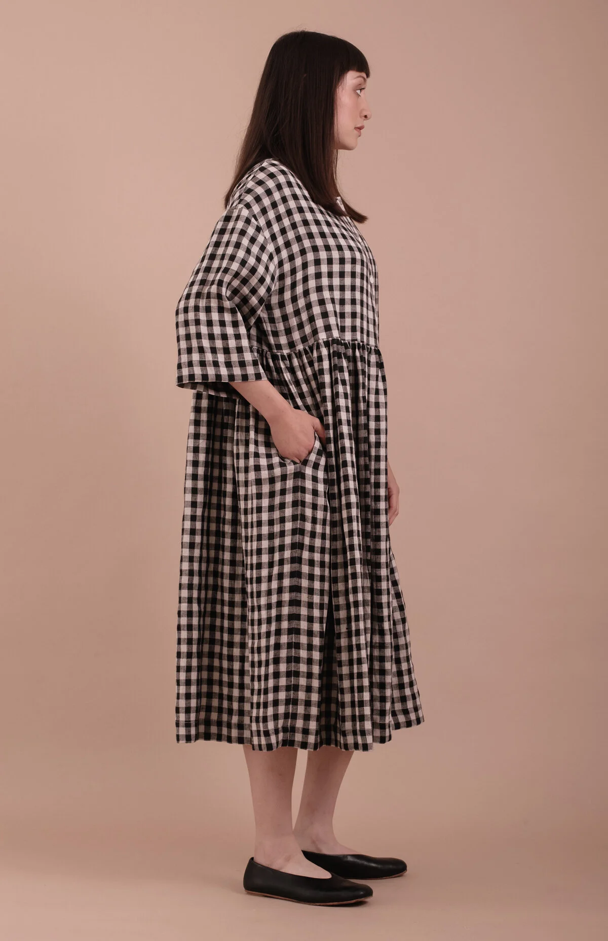 Nadinoo_slow-day-dress_b:w_gingham-7.jpg