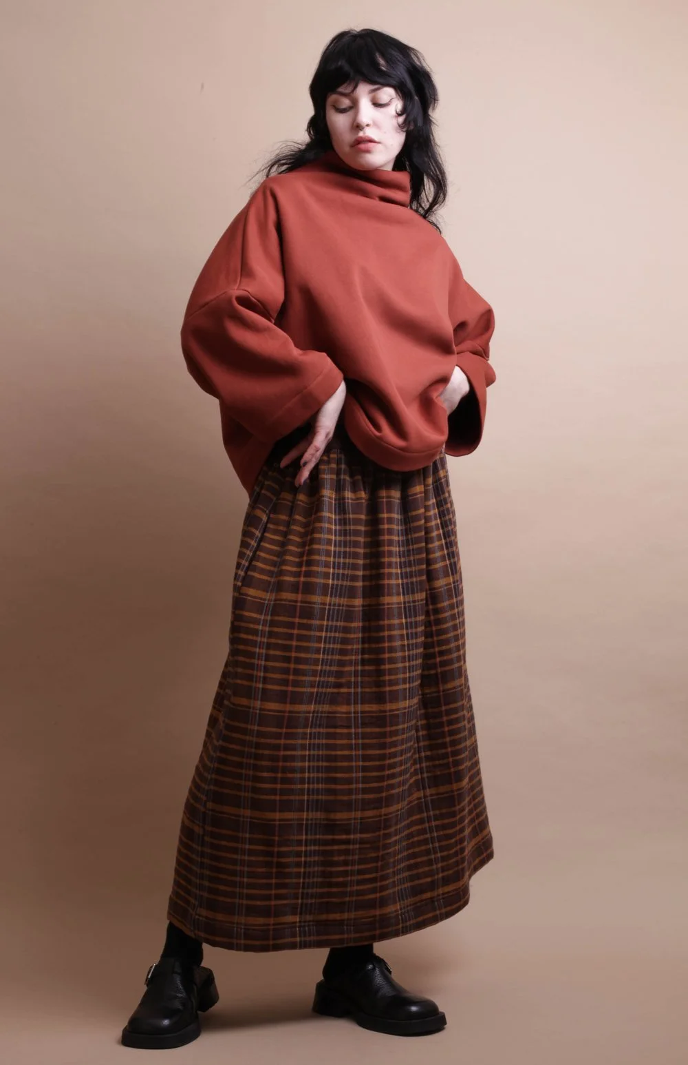 Nadinoo_Coffee_Plaid_padded_skirt_2.jpg