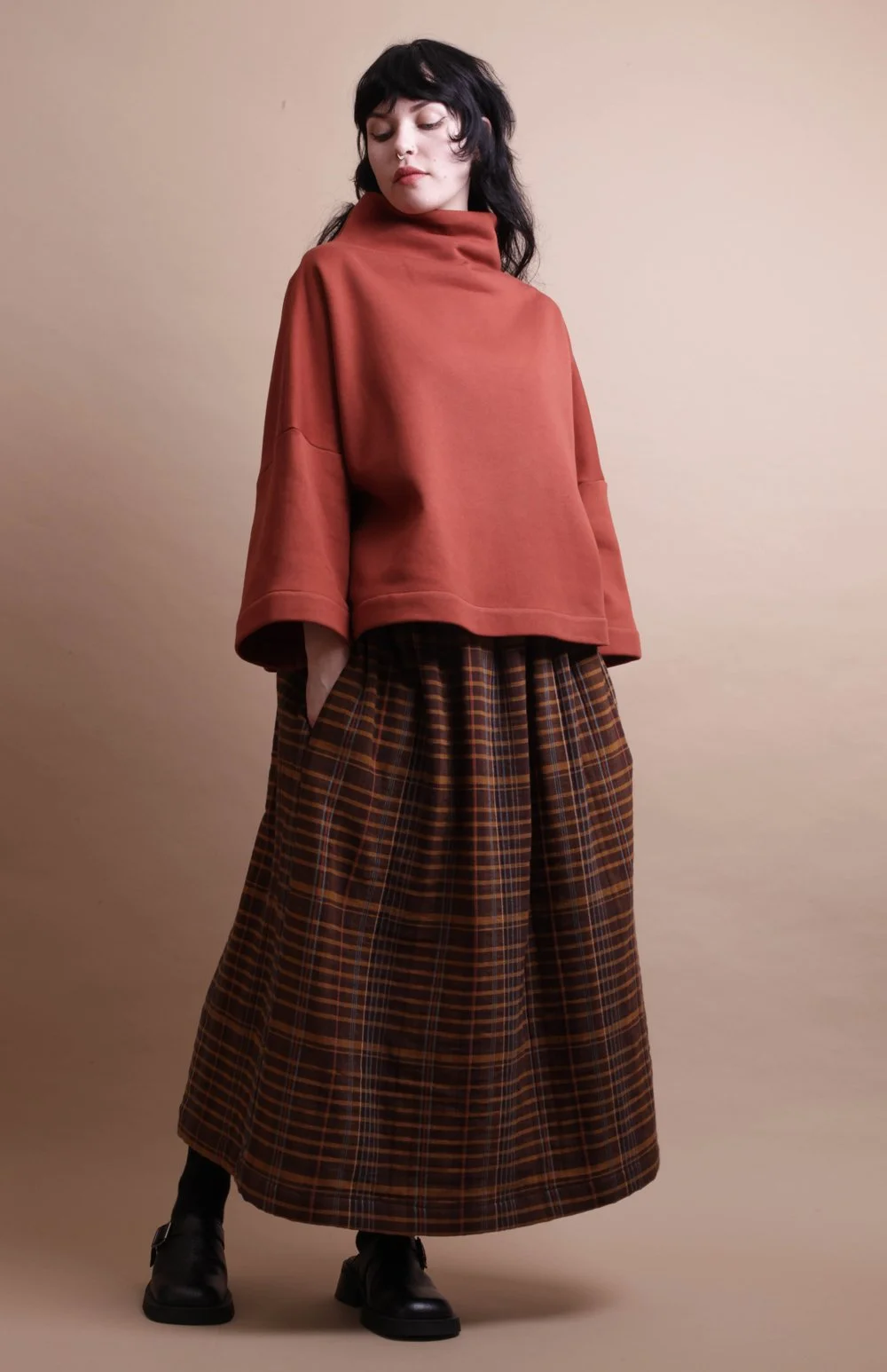Nadinoo_Coffee_Plaid_padded_skirt_1.jpg