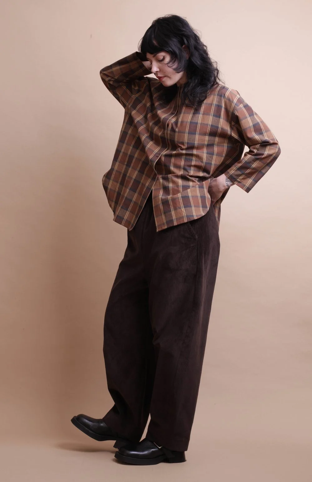 Nadinoo_coffee_Plaid_shirt_3.jpg
