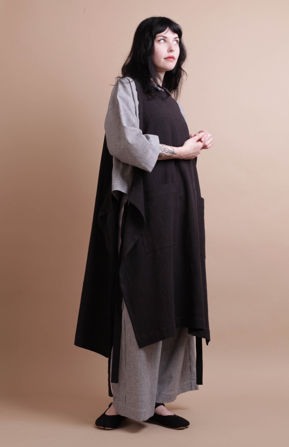 Nadinoo_Mid_Artist_Pinafore_Charcoal_2.jpg