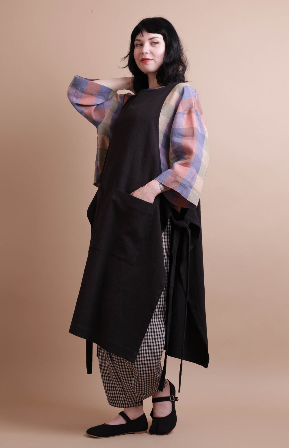 Nadinoo_Mid_Artist_Pinafore_Charcoal_24.jpg