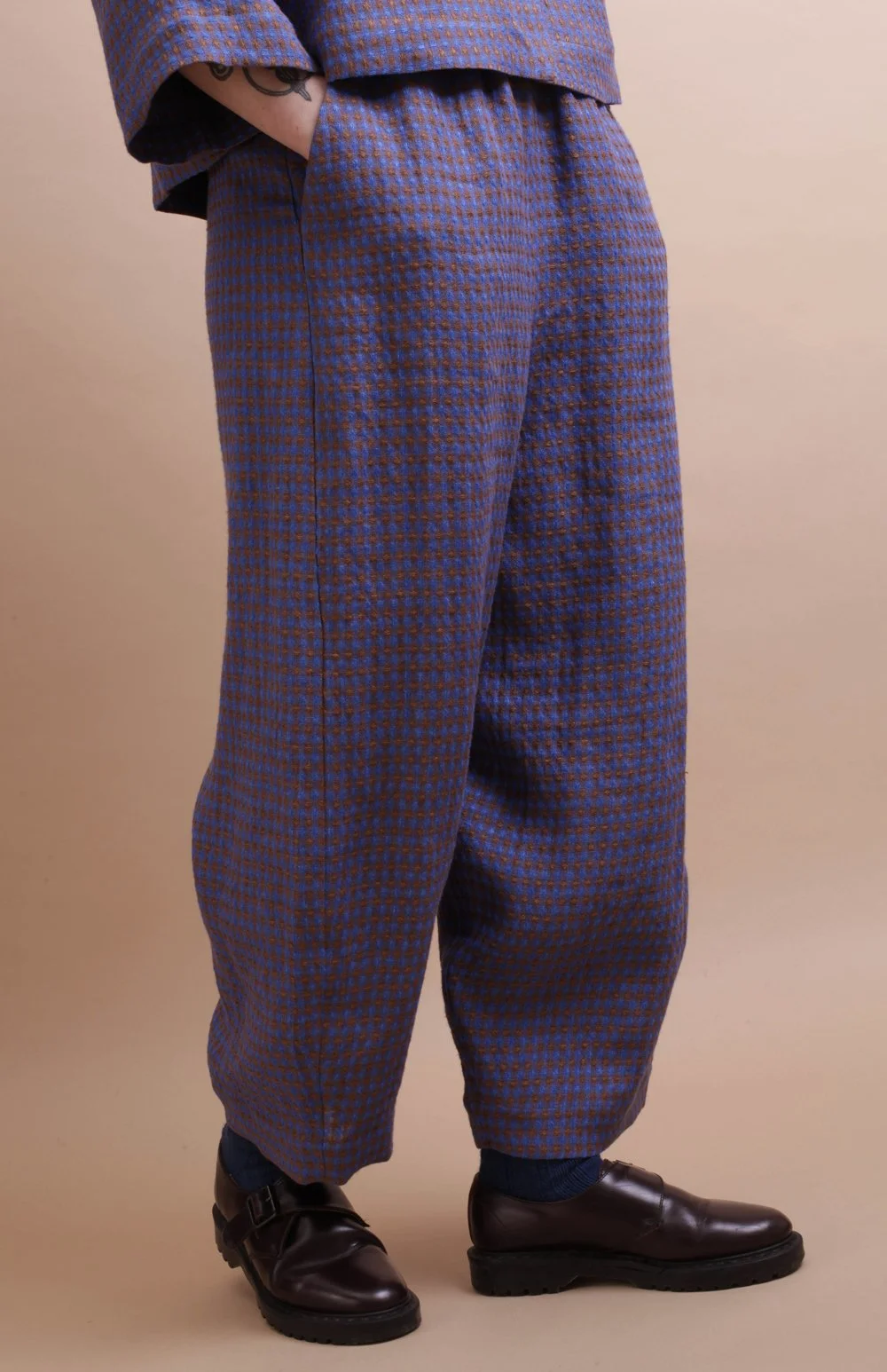 Nadinoo_iblue_ember_Balloon_trousers_2.jpg