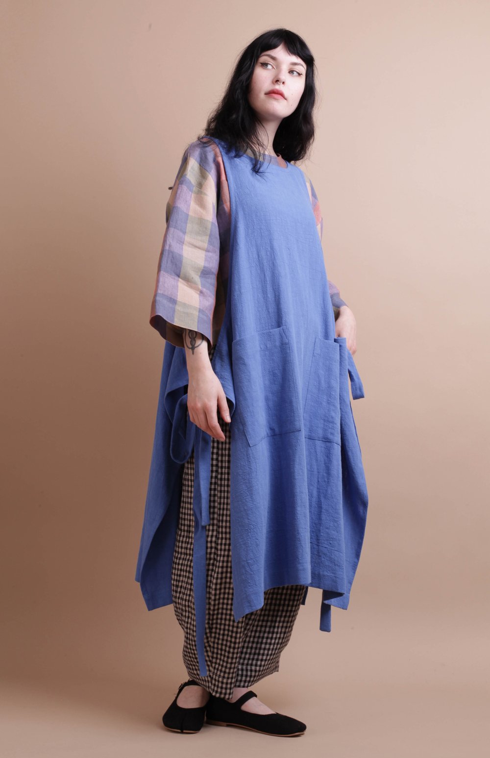 Nadinoo_Mid_Artist_Pinafore_Cornflower_2.jpg