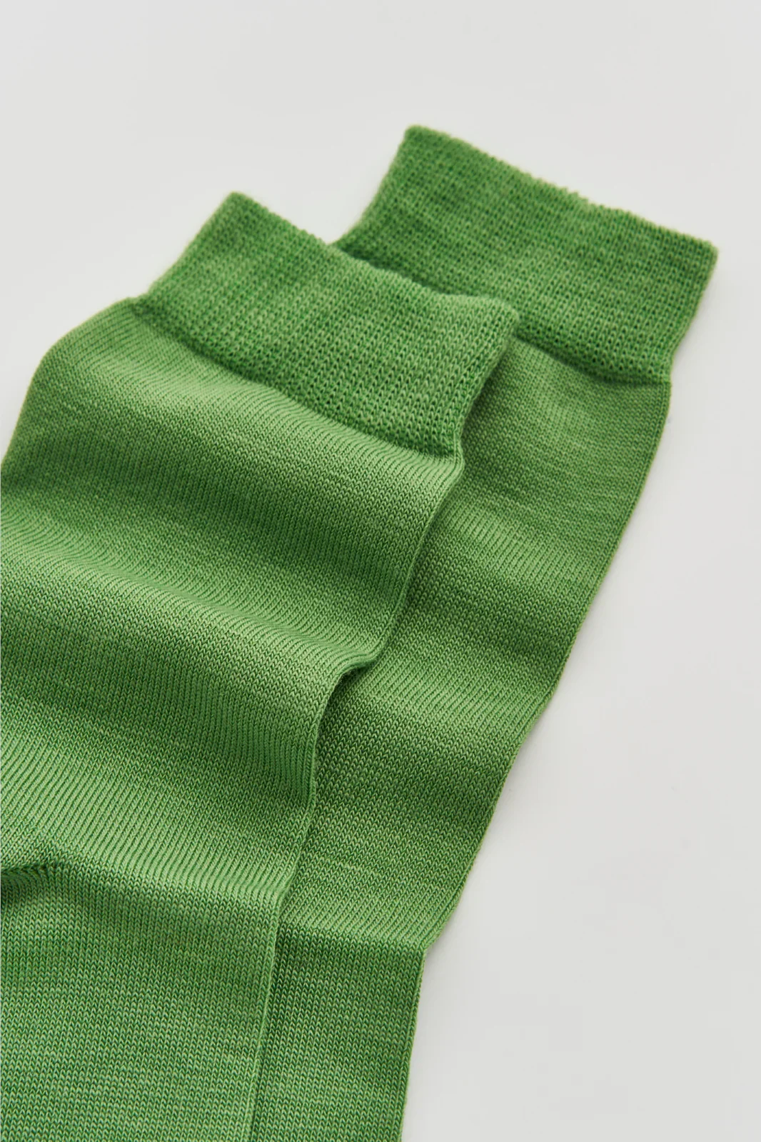 Pairs_25Jul_Merino-GrassGreen-MERPEAGRES25-2_adf655cc-a7e9-4ce8-b88f-84190b1772c1.png.webp