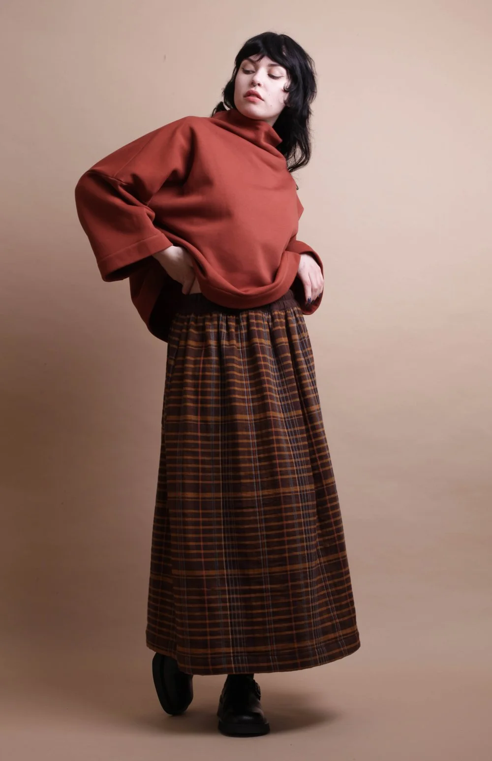 Nadinoo_Coffee_Plaid_padded_skirt_6.jpg