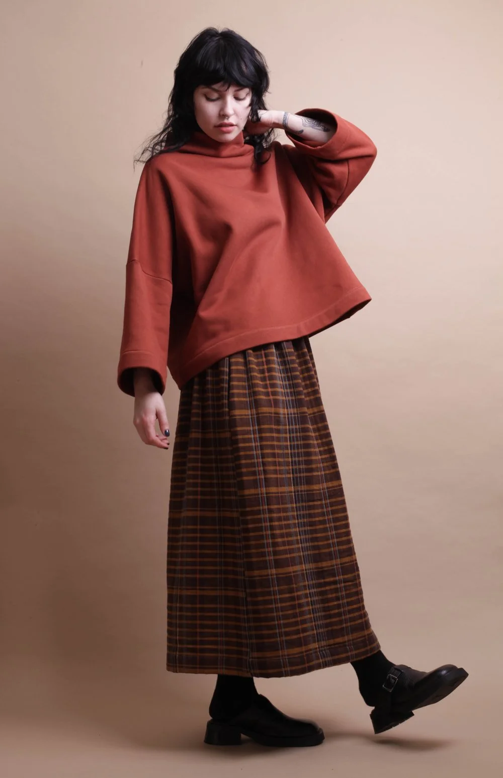 Nadinoo_Coffee_Plaid_padded_skirt_7.jpg