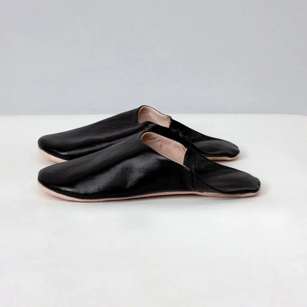 Bohemia-Babouche-Slippers-Basic-Black-2_1136x.progressive_2df24966-8333-421b-997b-c2c126098301.jpg.webp