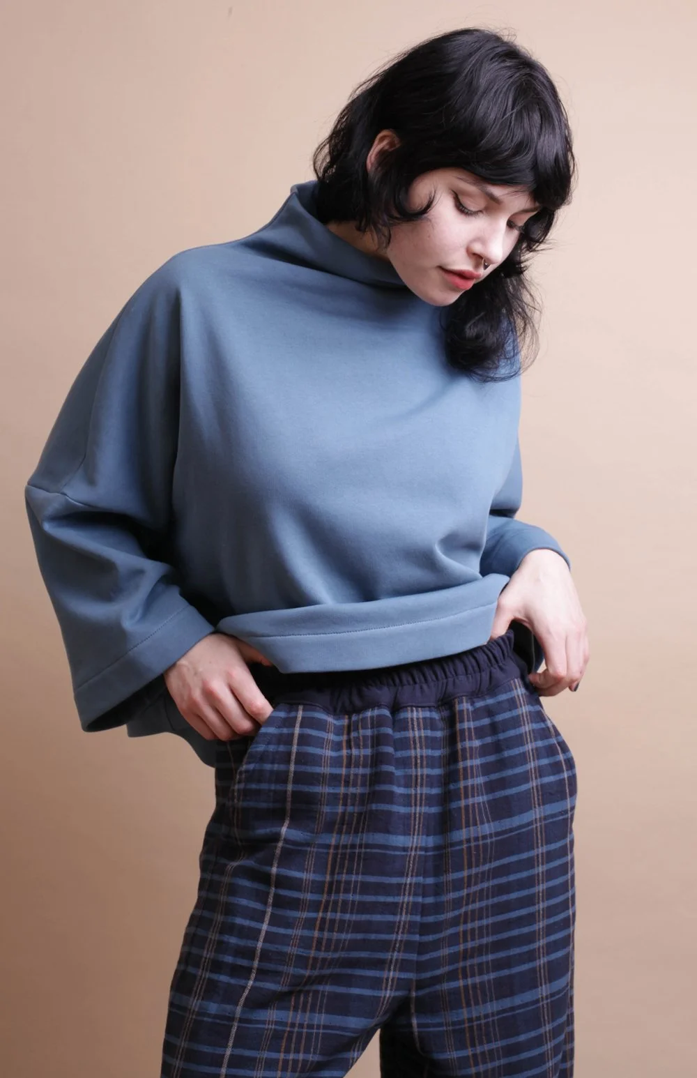 Nadinoo_blue_Plaid_padded_trousers_5.jpg