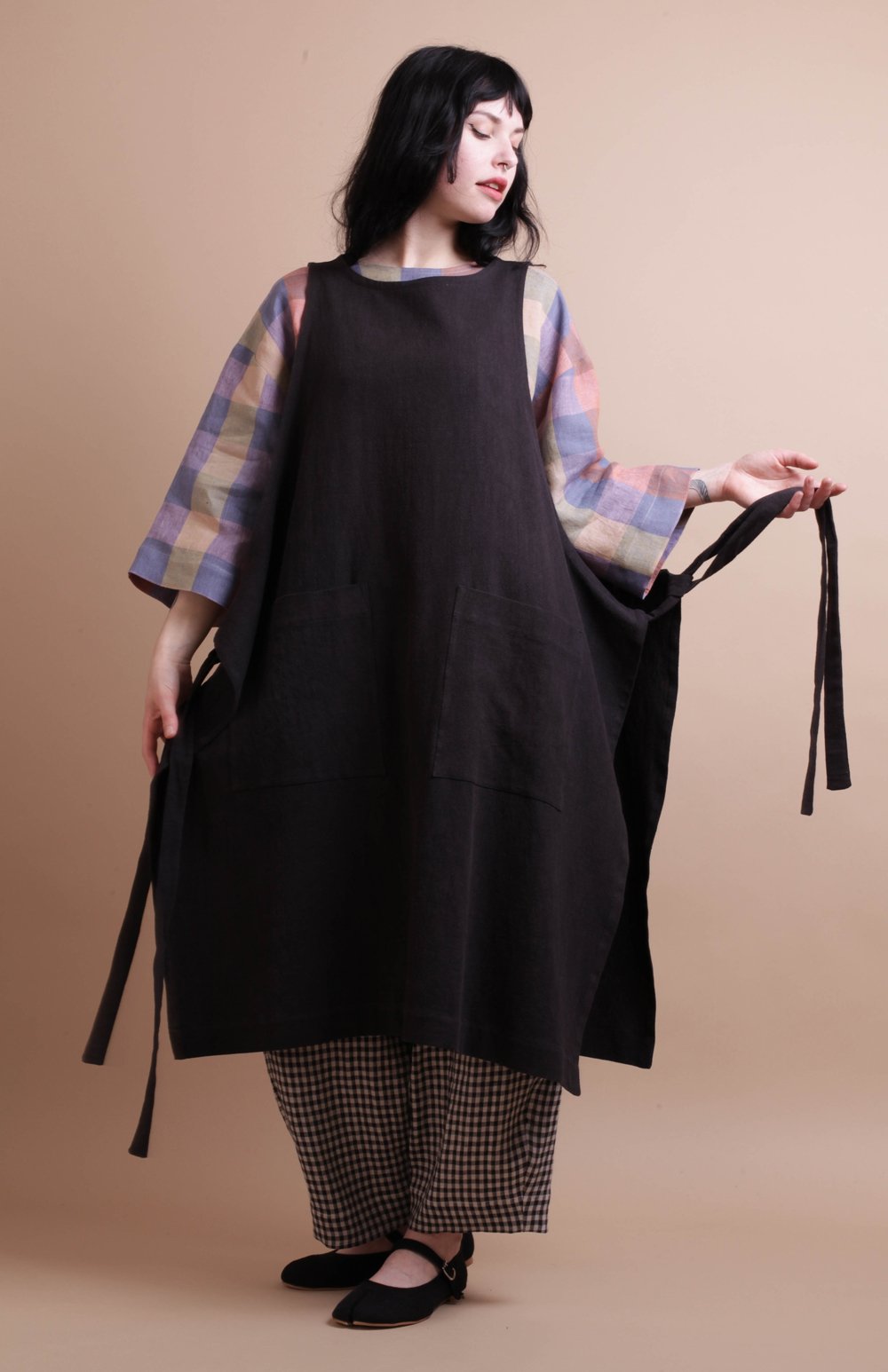 Nadinoo_Mid_Artist_Pinafore_Charcoal_25.jpg