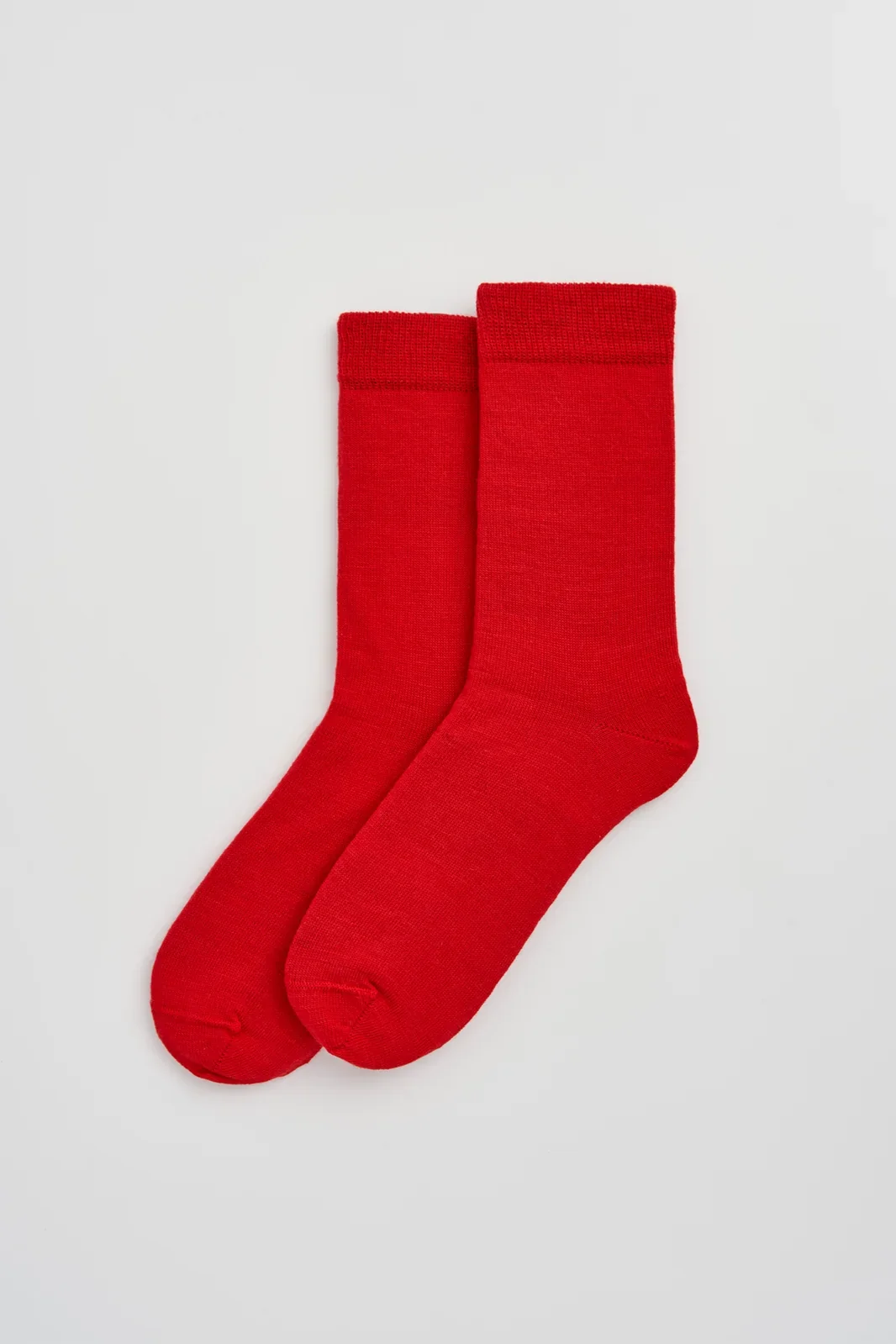 Pairs_25Jul_Merino-PostboxRed-MERREDS25-1_fca56343-2a32-4692-b14f-e7088987217f.png.webp