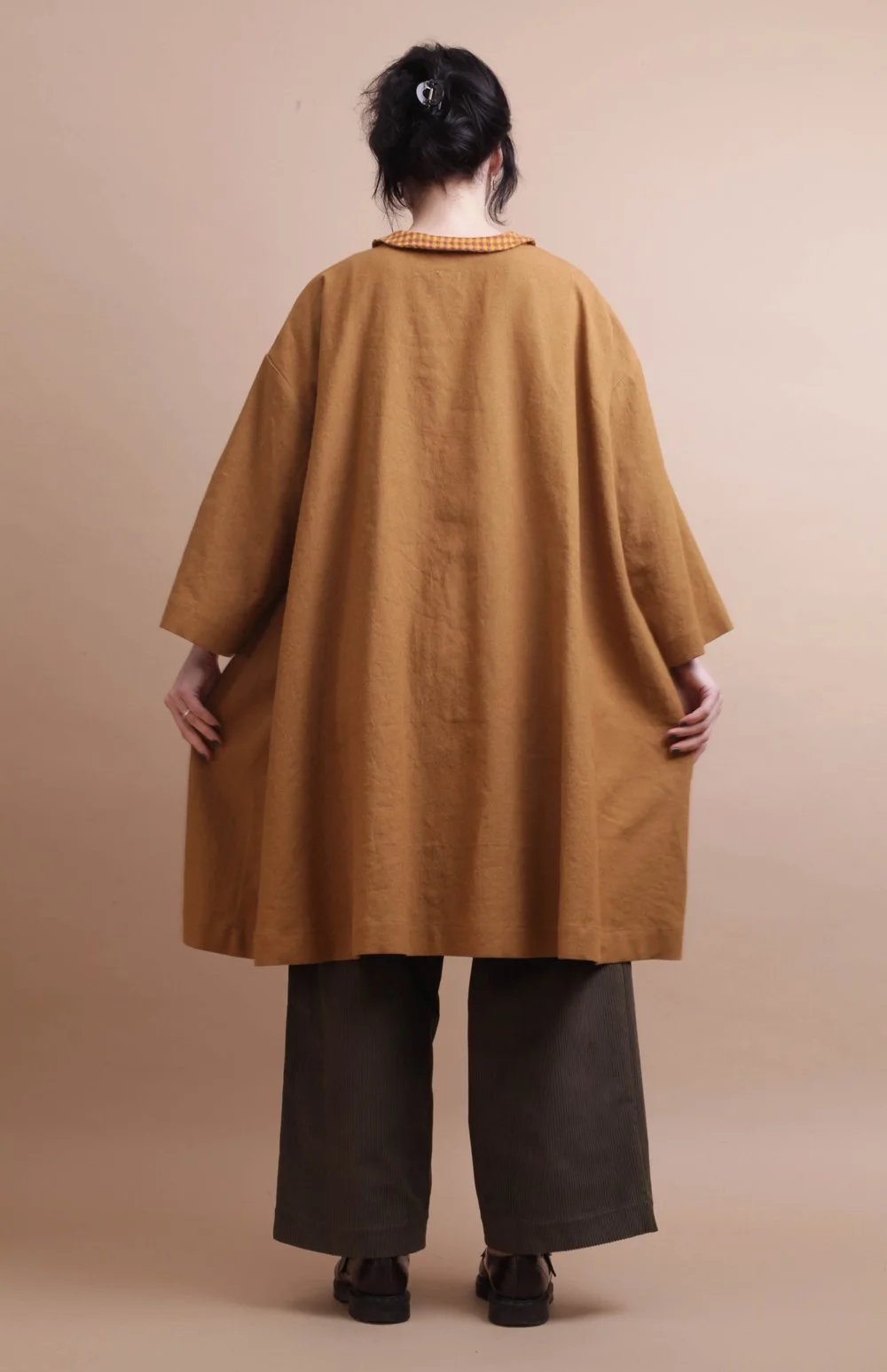 Nadinoo_Bronze_Trapeze_jacket_6.jpg