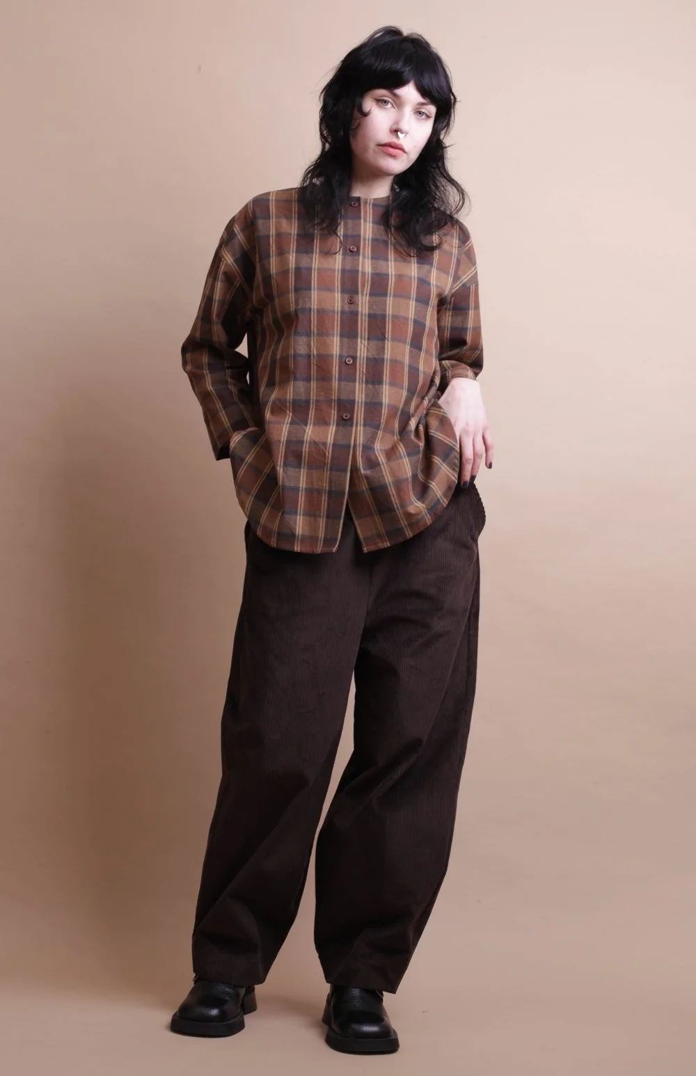 Nadinoo_coffee_Plaid_shirt_1.jpg