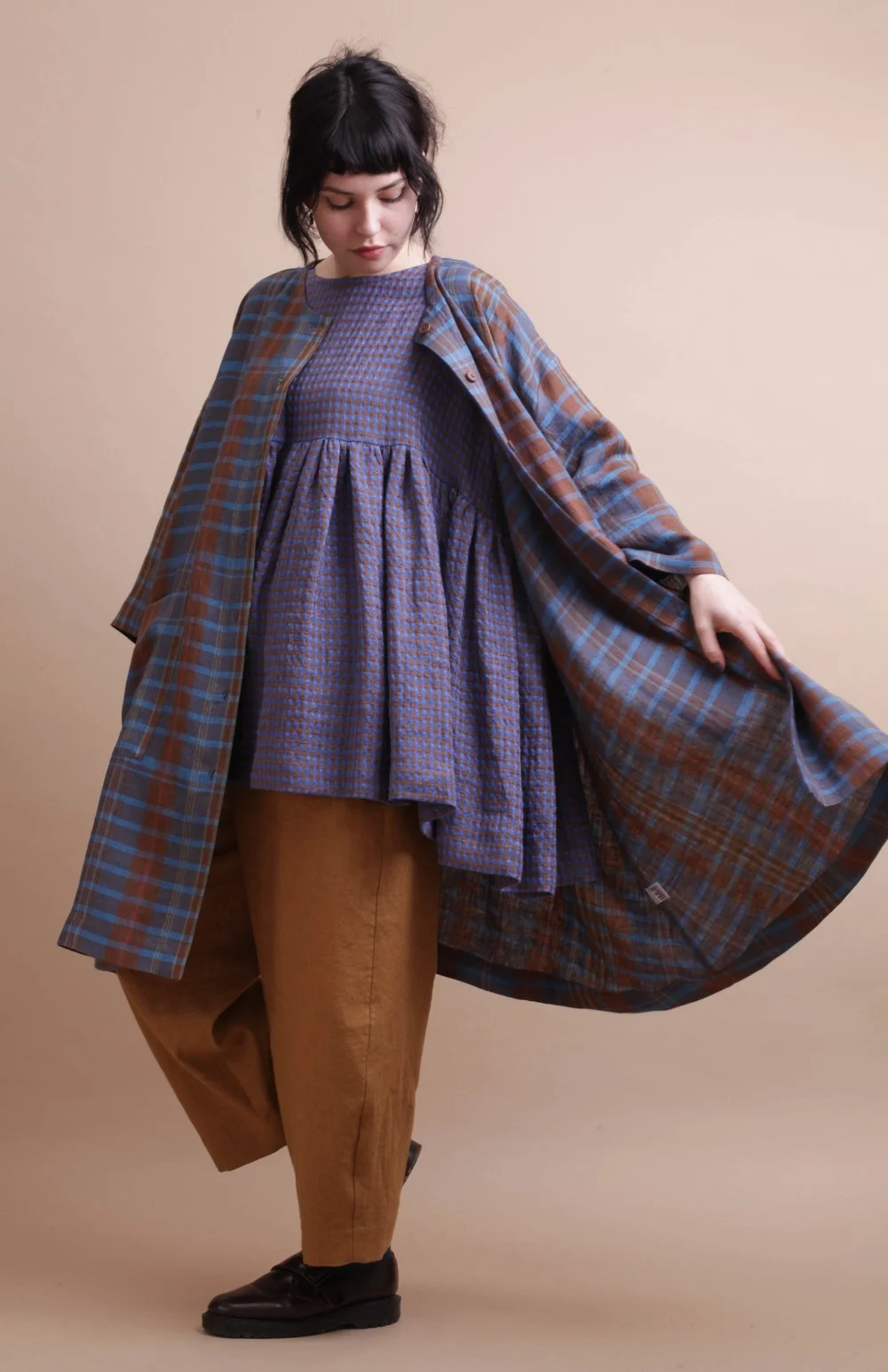 Nadinoo_Trapeze_jacket_Brown_Blue_plaid_2.jpg