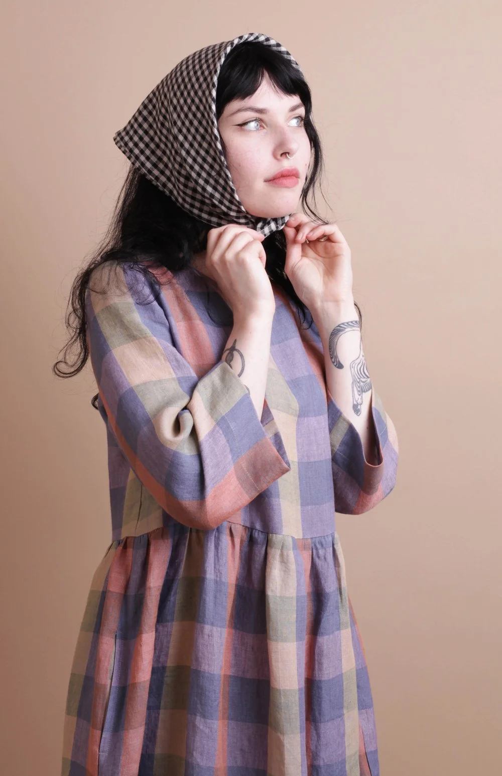 Nadinoo_Black_neckerchief_mono_gingham_3.jpg