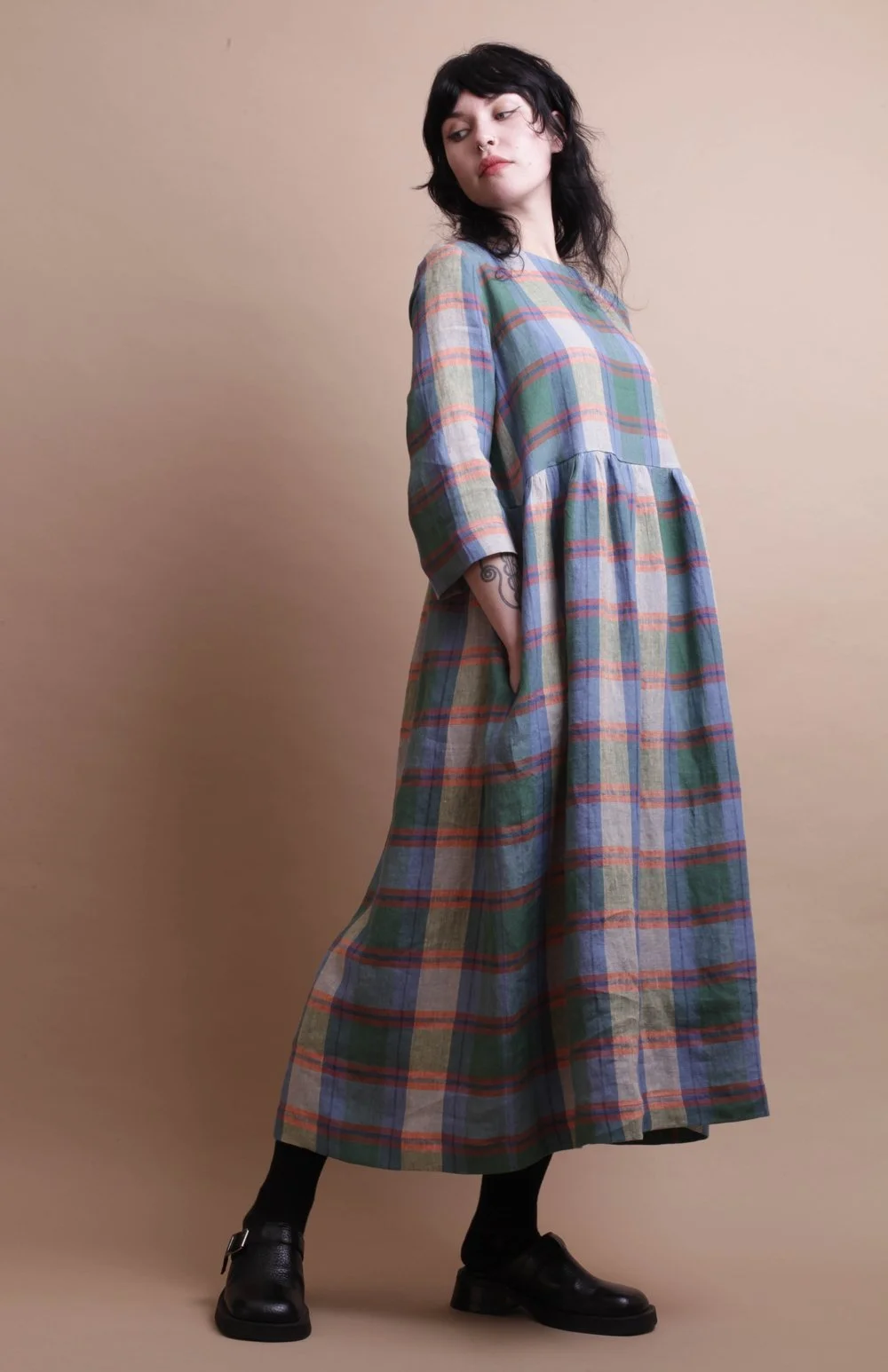 Nadinoo_blue_green_plaid_dress_13.jpg