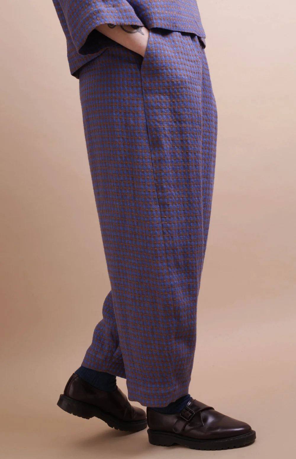 Nadinoo_iblue_ember_Balloon_trousers_1.jpg